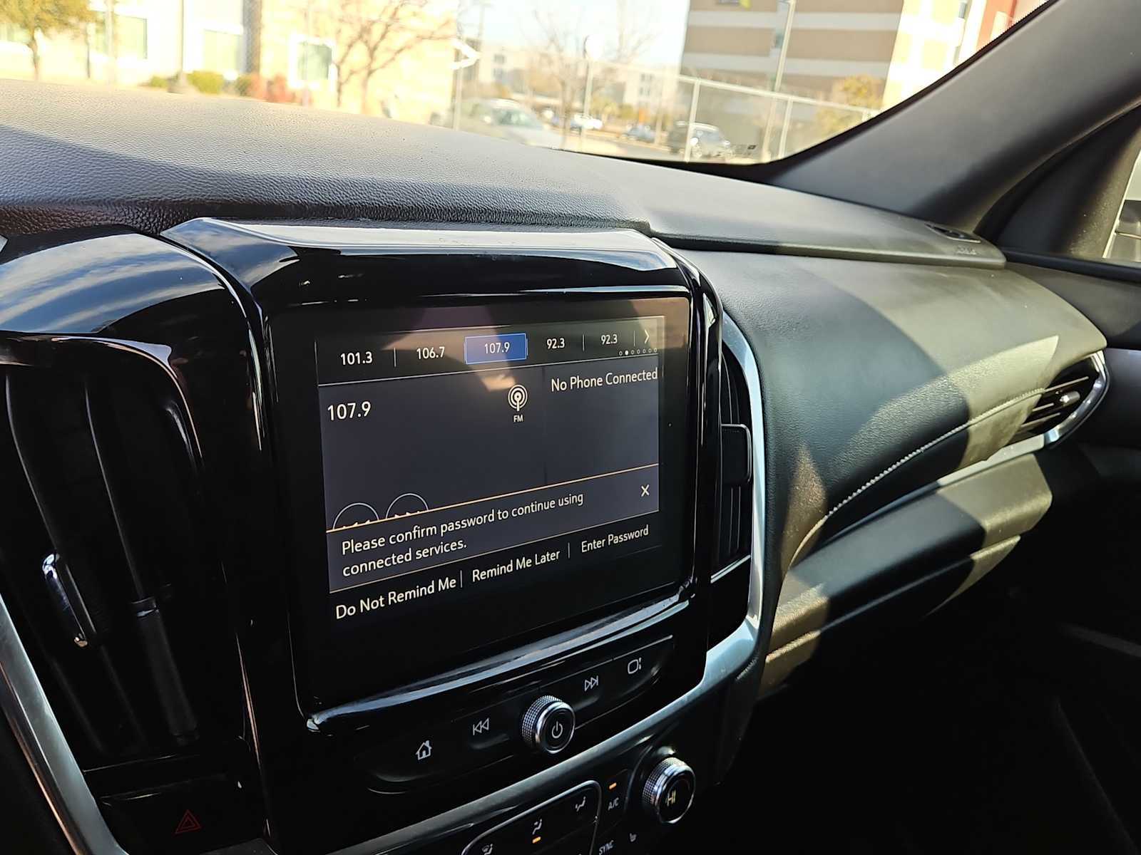 Thumbnail: 2023 Chevrolet Traverse - 24