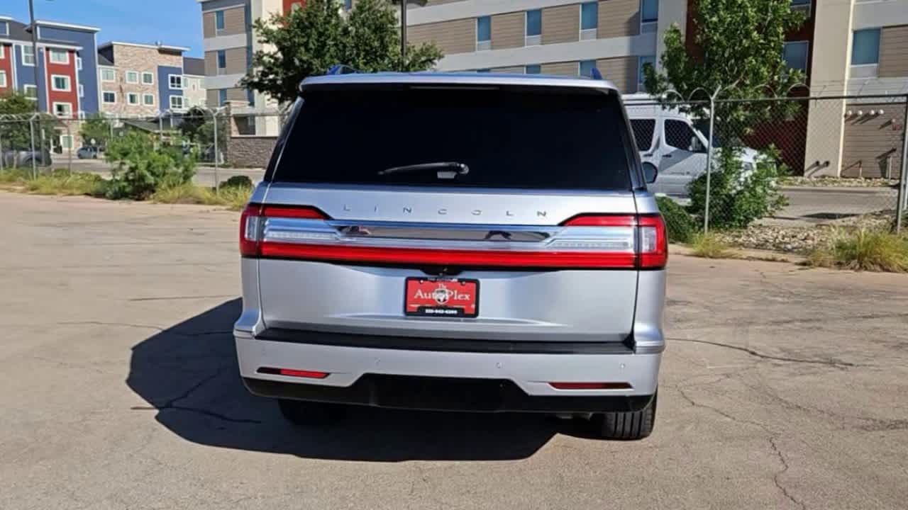 Thumbnail: 2018 Lincoln Navigator - 7