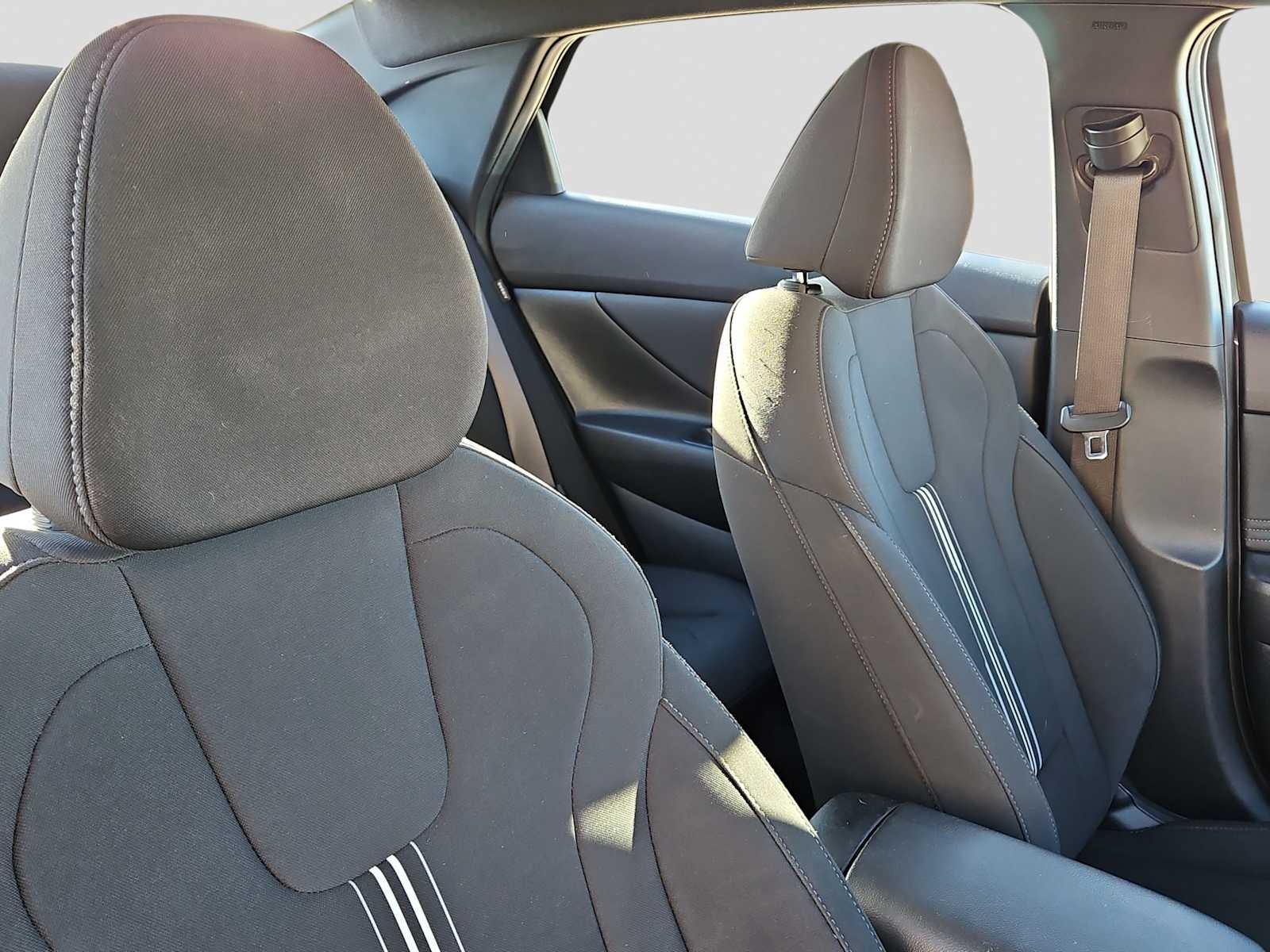 Thumbnail: 2025 Hyundai Elantra - 17