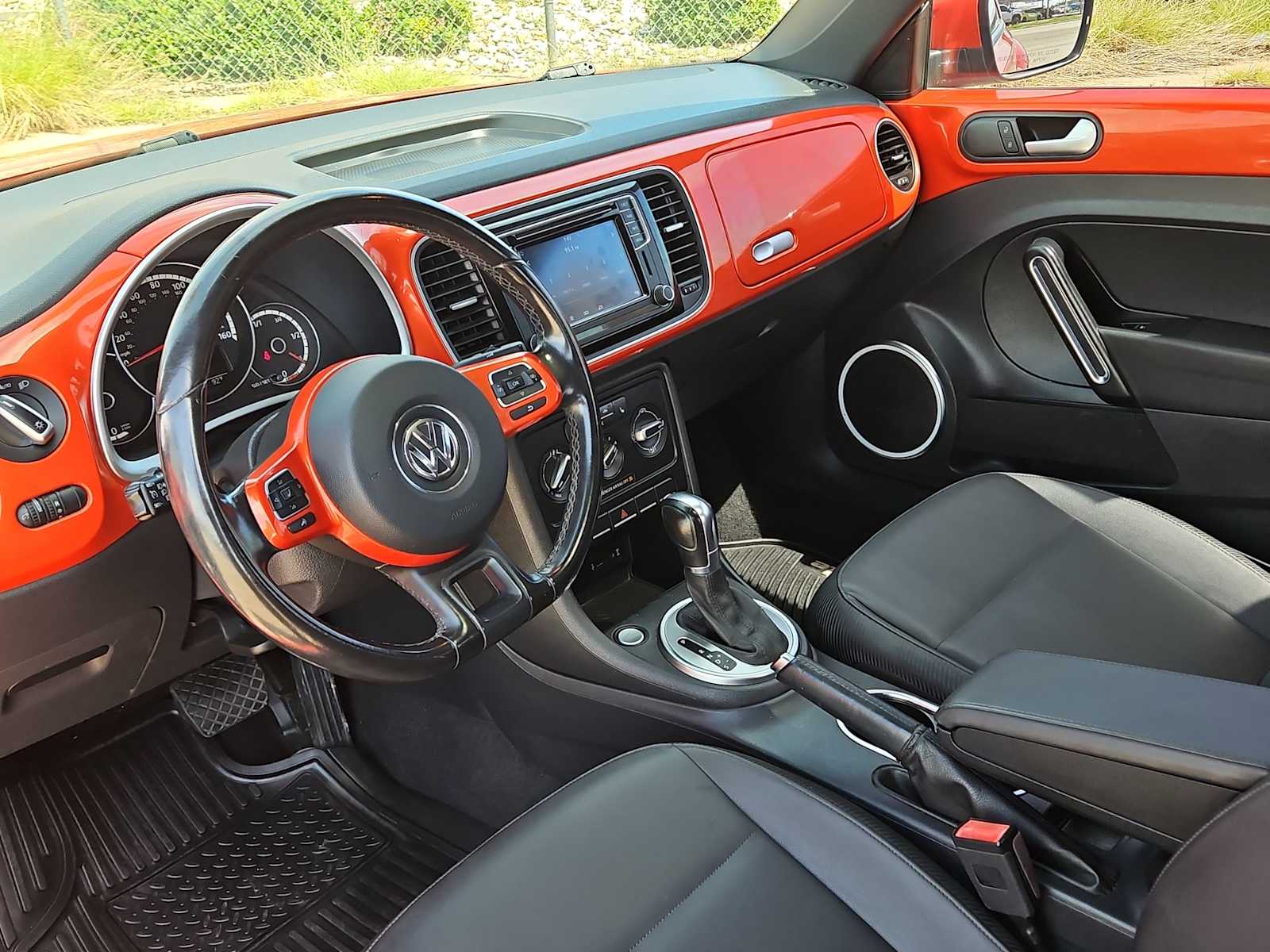 2016 Volkswagen Beetle SE 19