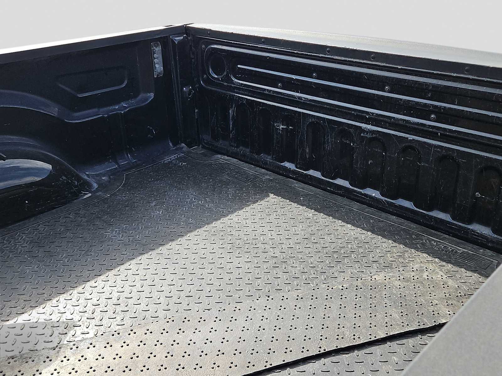 Thumbnail: 2019 RAM 1500 Classic - 23