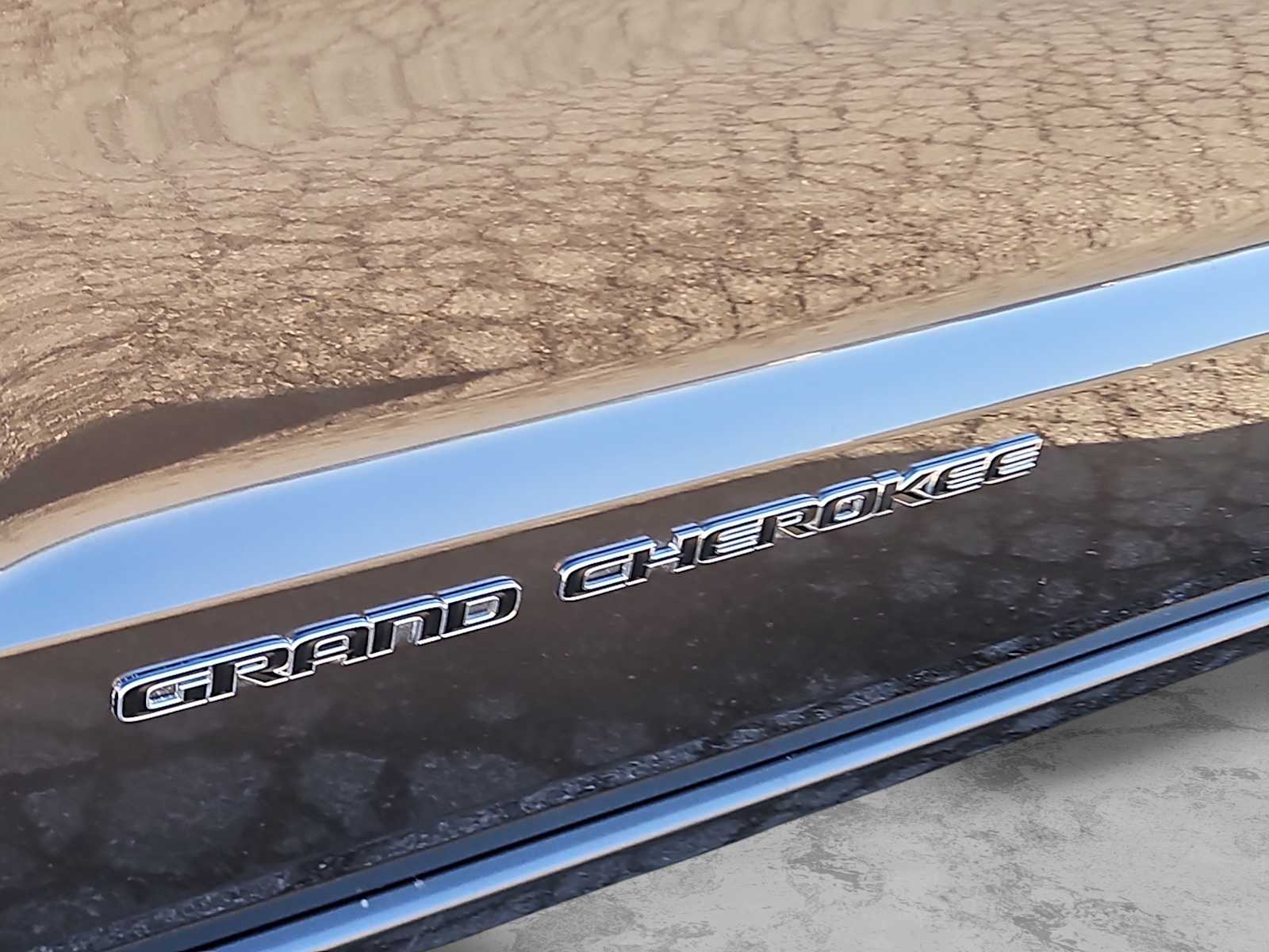 Thumbnail: 2019 Jeep Grand Cherokee - 11