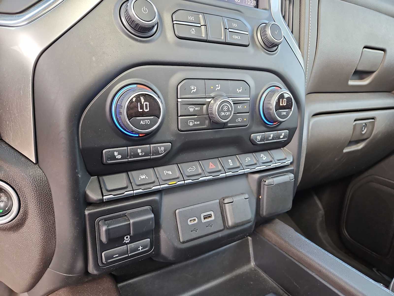 Thumbnail: 2021 Chevrolet Silverado 1500 - 28