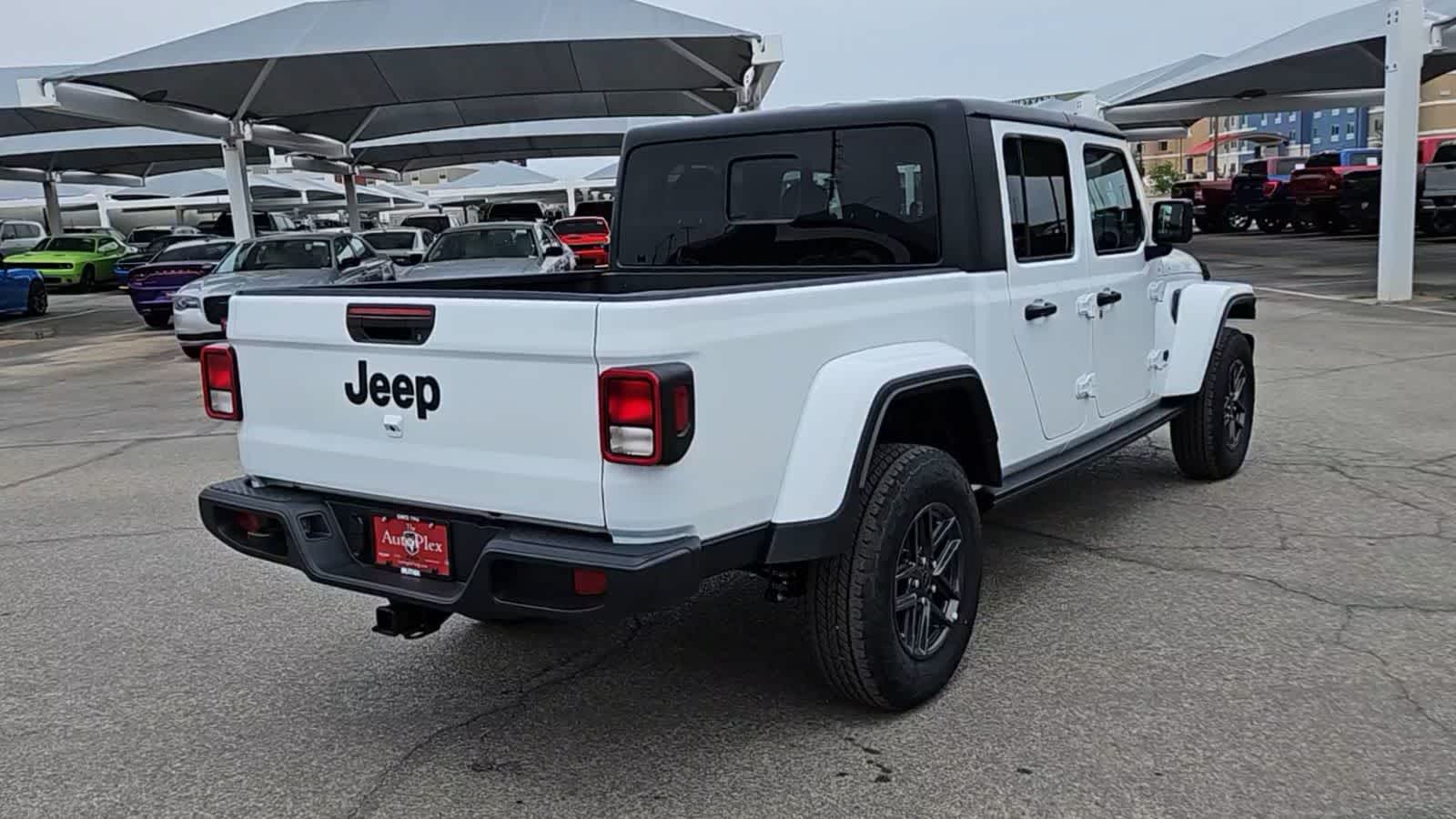 Thumbnail: 2024 Jeep Gladiator - 7