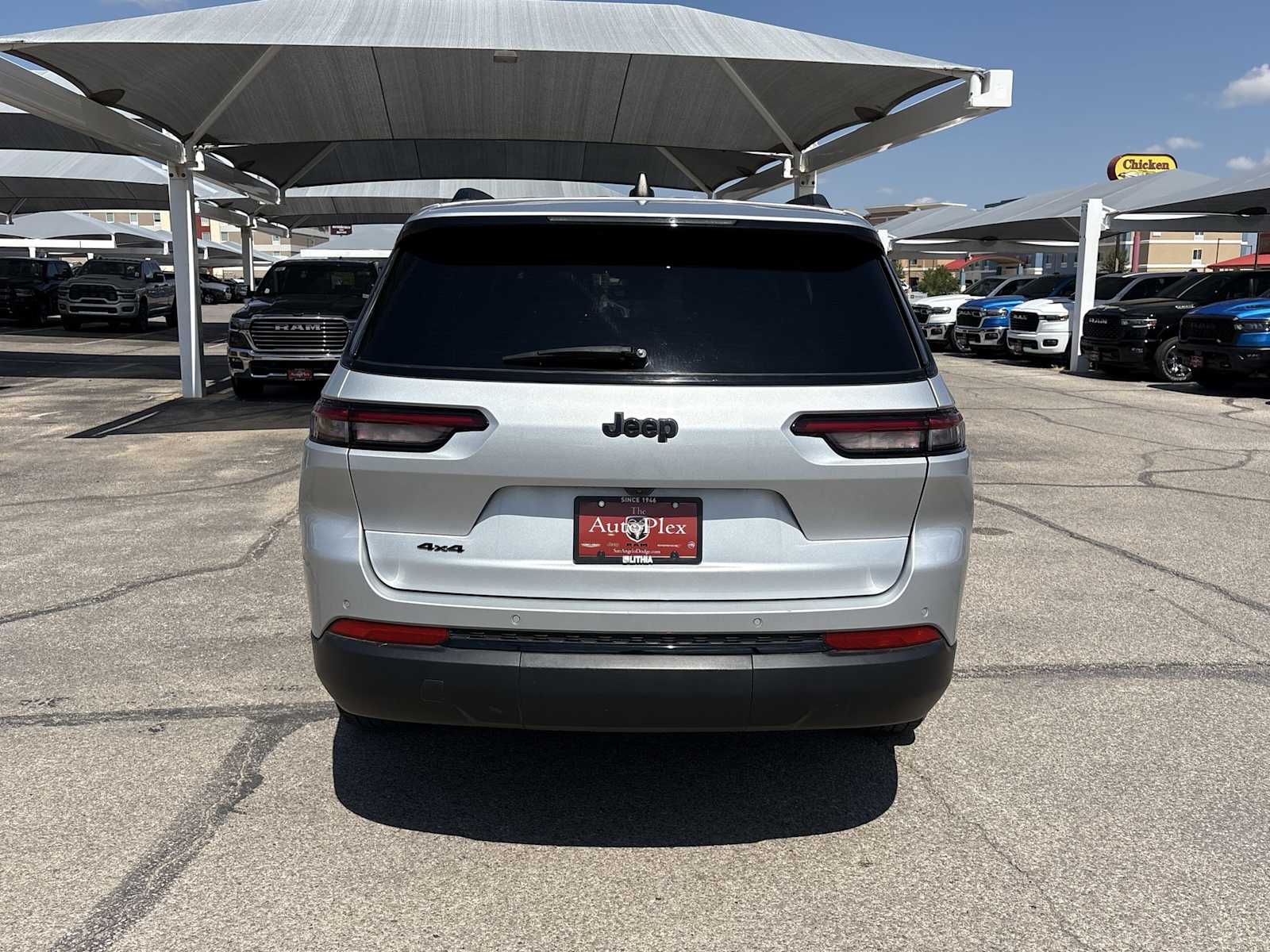 Thumbnail: 2023 Jeep Grand Cherokee - 7