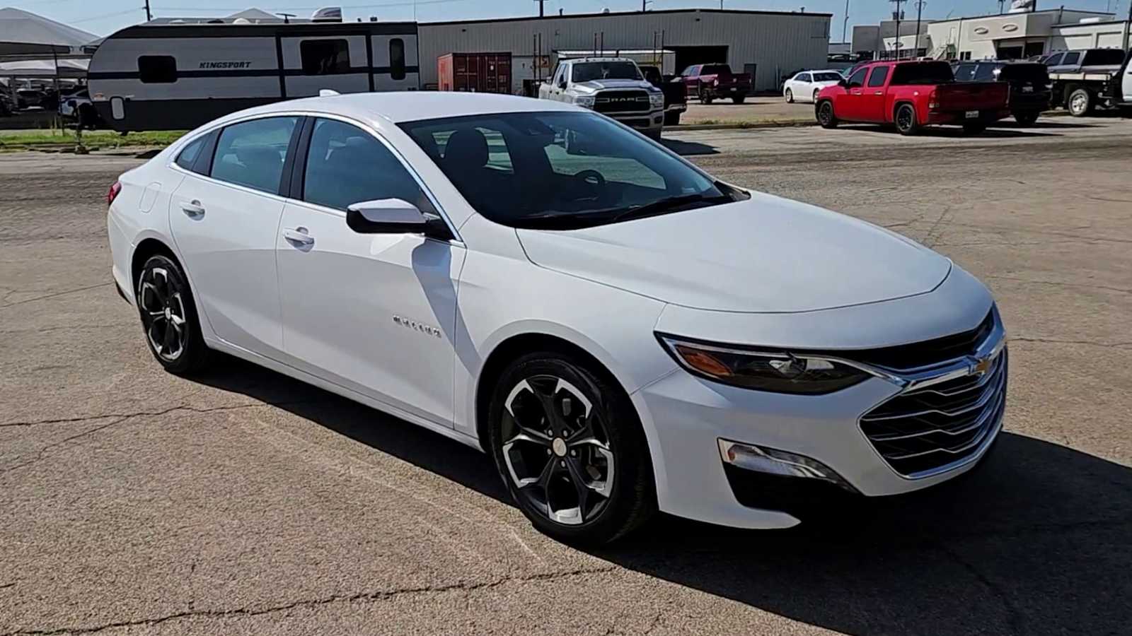 2023 Chevrolet Malibu 1LT photo 2
