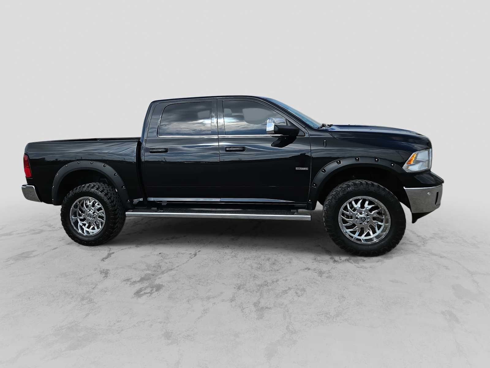 Thumbnail: 2019 RAM 1500 Classic - 9