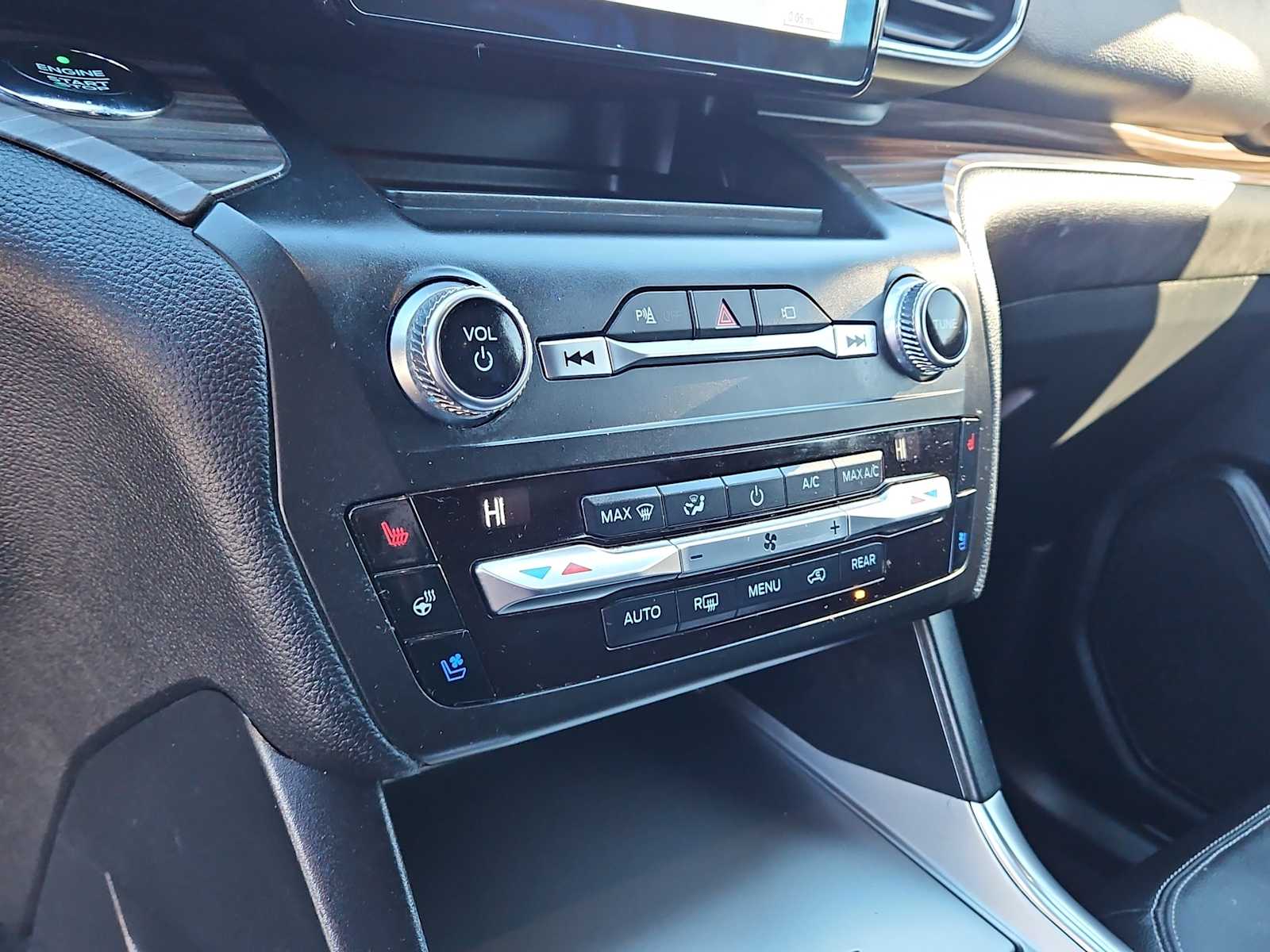 Thumbnail: 2020 Ford Explorer - 24