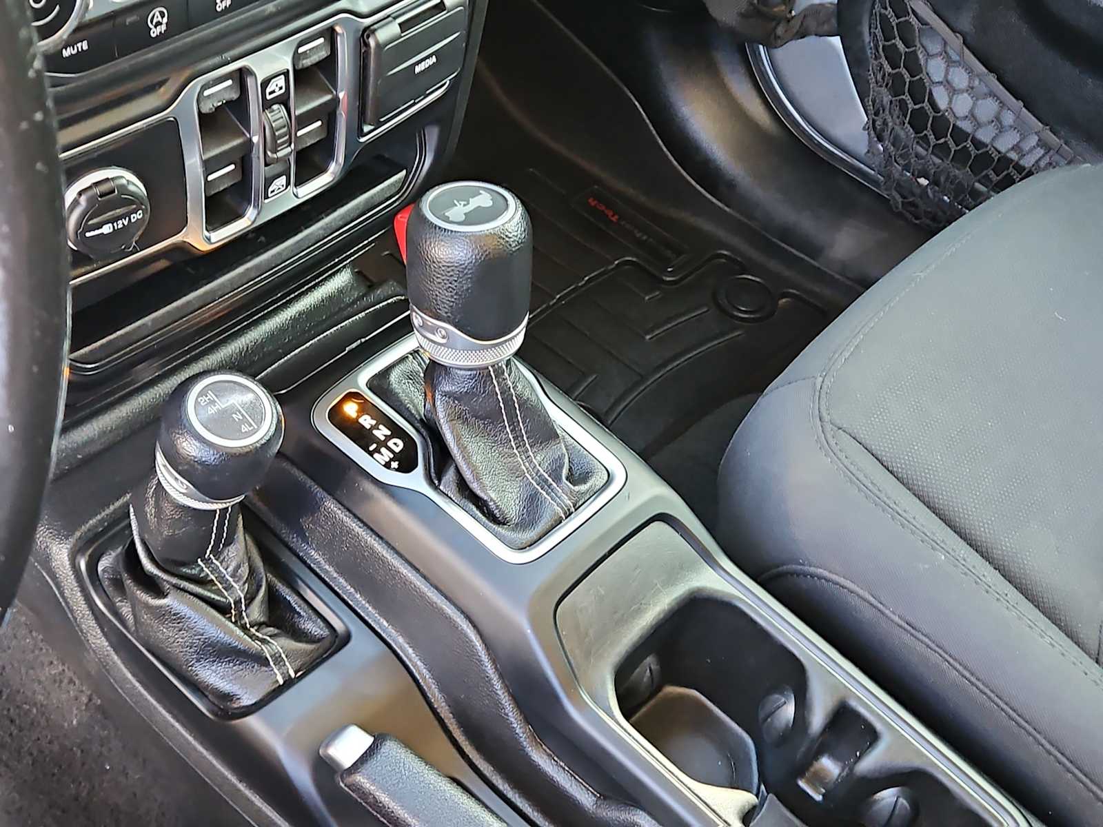 Thumbnail: 2020 Jeep Wrangler - 20