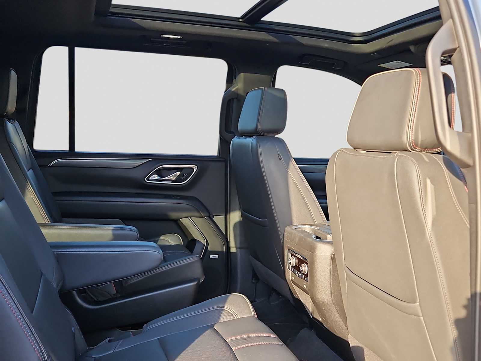 Thumbnail: 2023 Chevrolet Suburban - 16