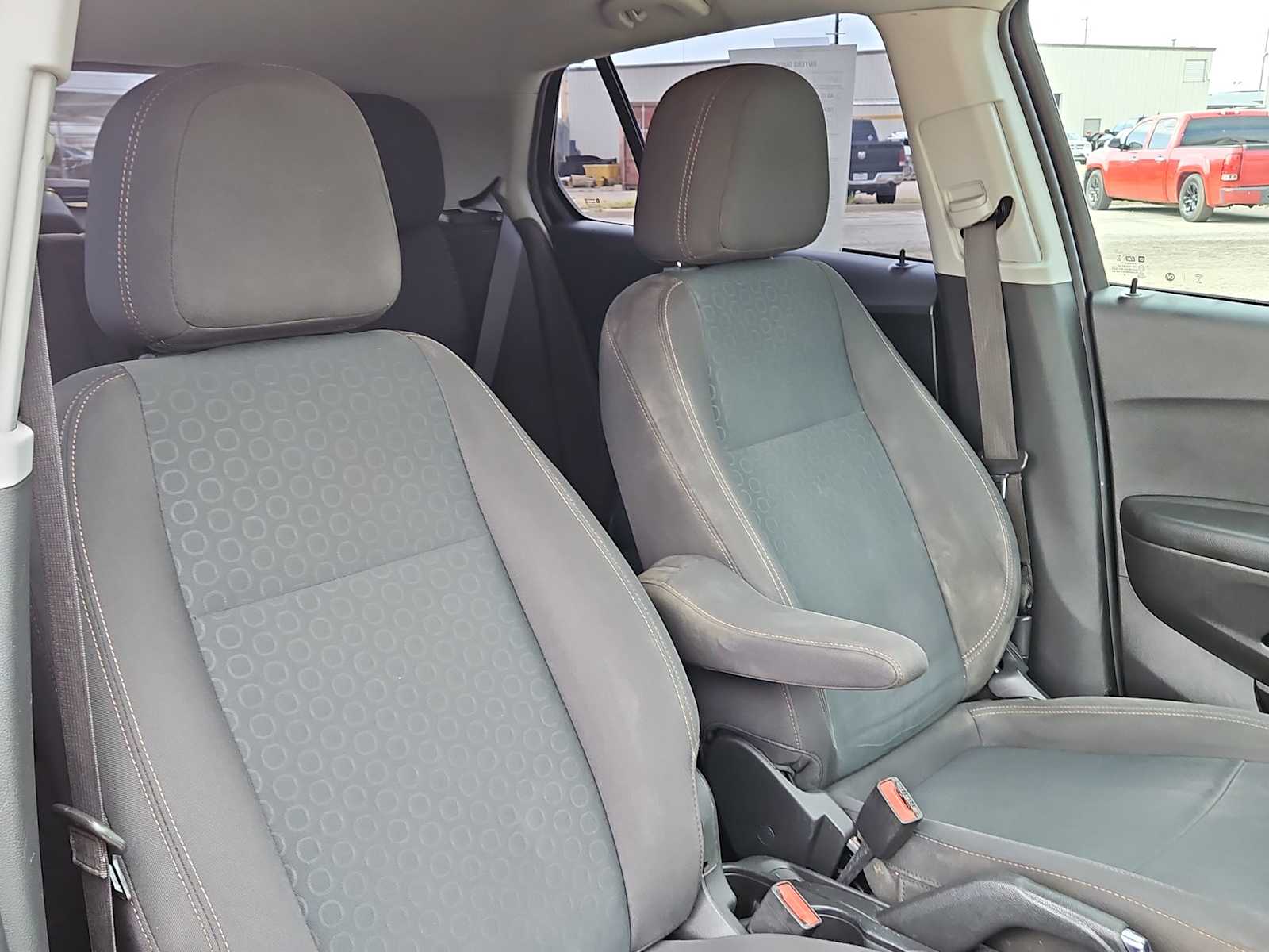 Thumbnail: 2021 Chevrolet Trax - 18