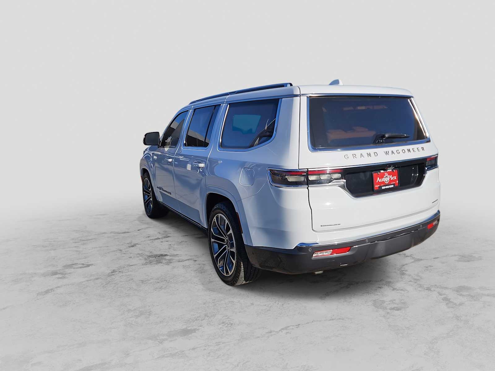 Thumbnail: 2022 Jeep Grand Wagoneer - 6