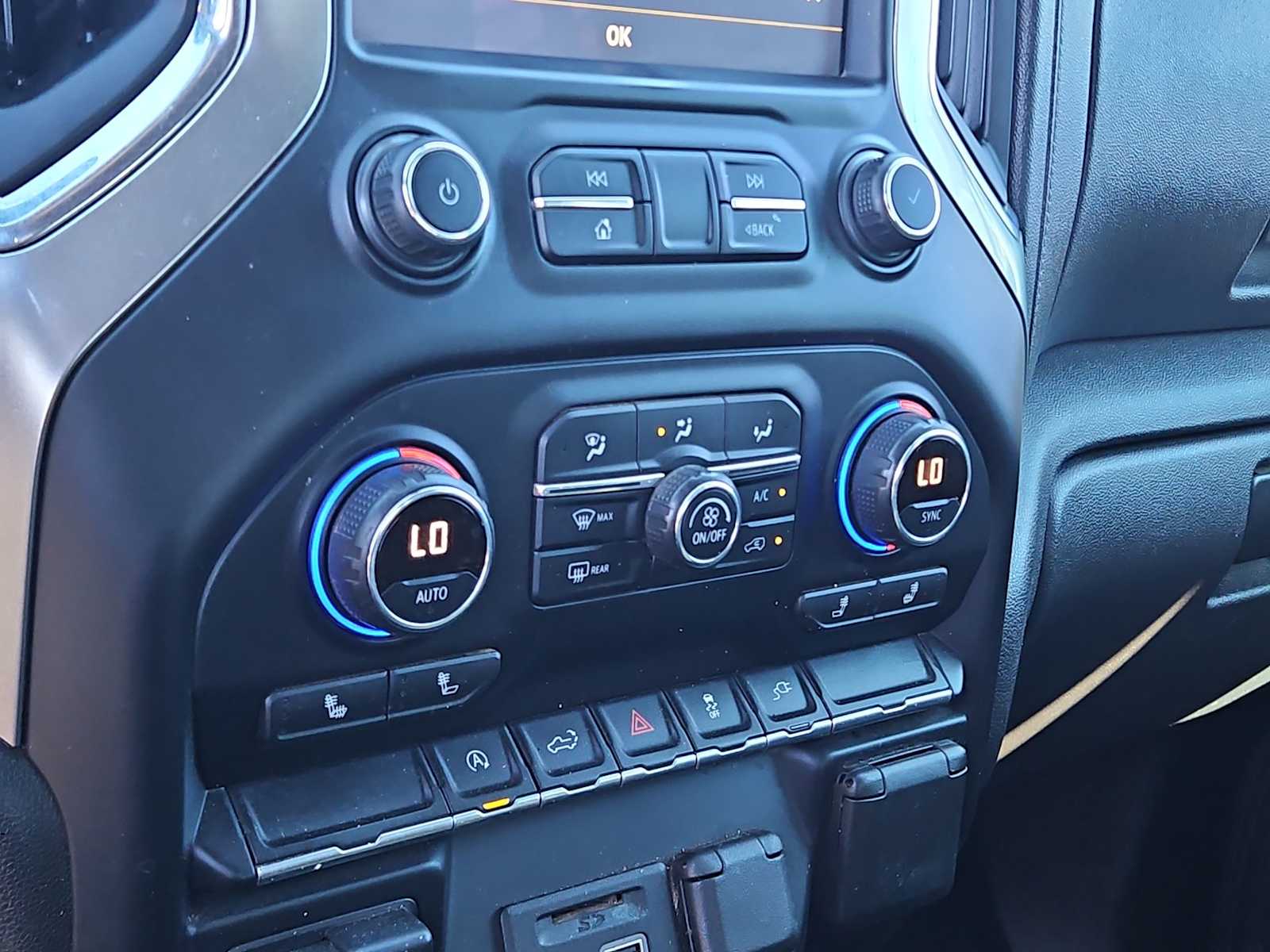 Thumbnail: 2021 Chevrolet Silverado 1500 - 24