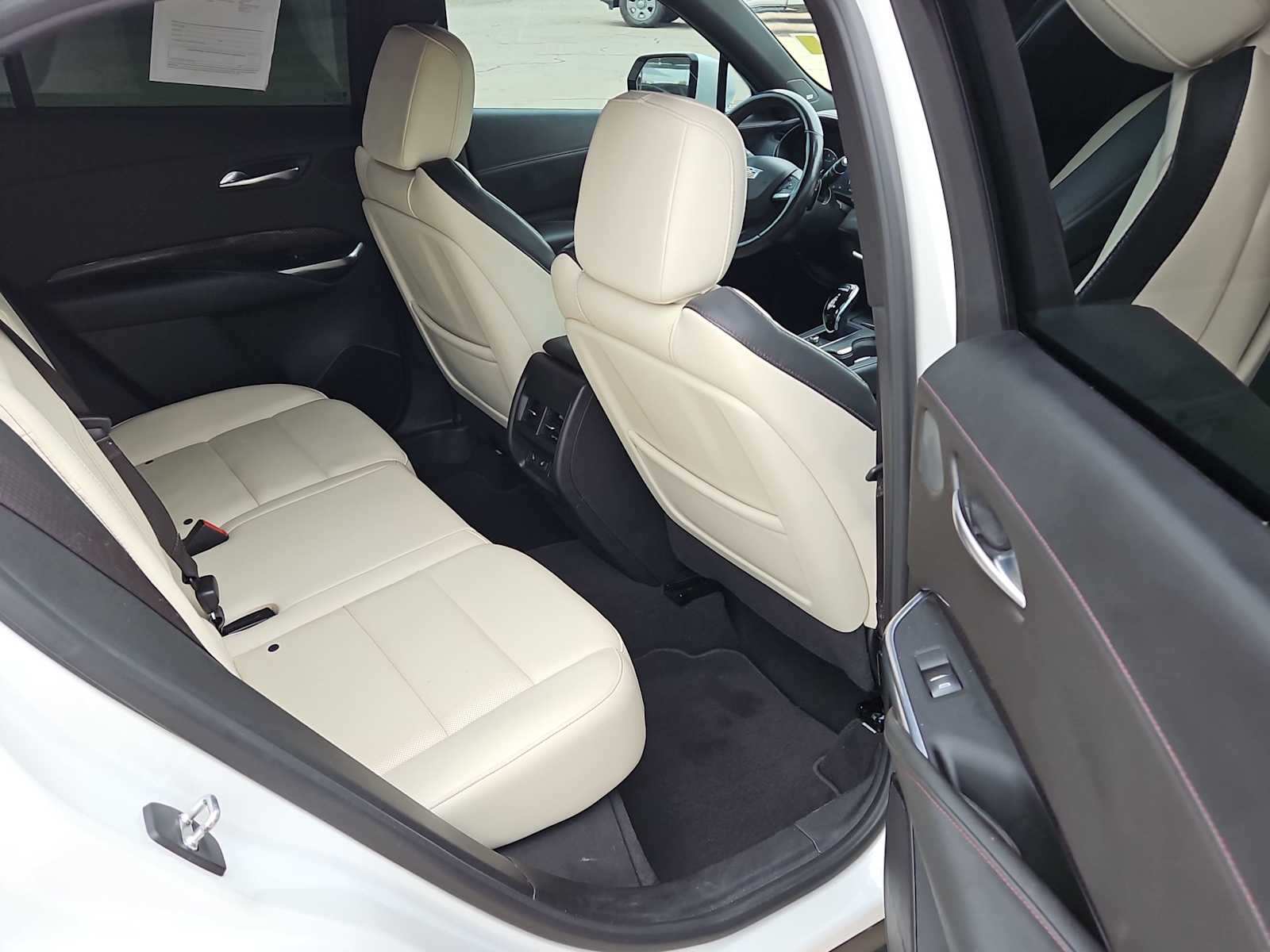 Thumbnail: 2021 Cadillac XT4 - 20