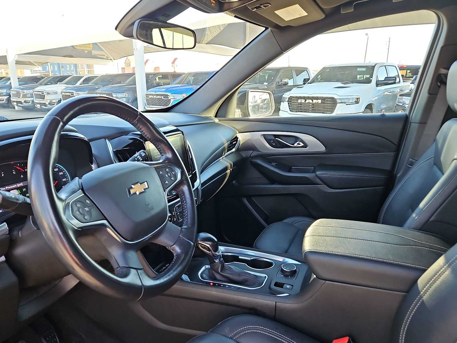 Thumbnail: 2022 Chevrolet Traverse - 10