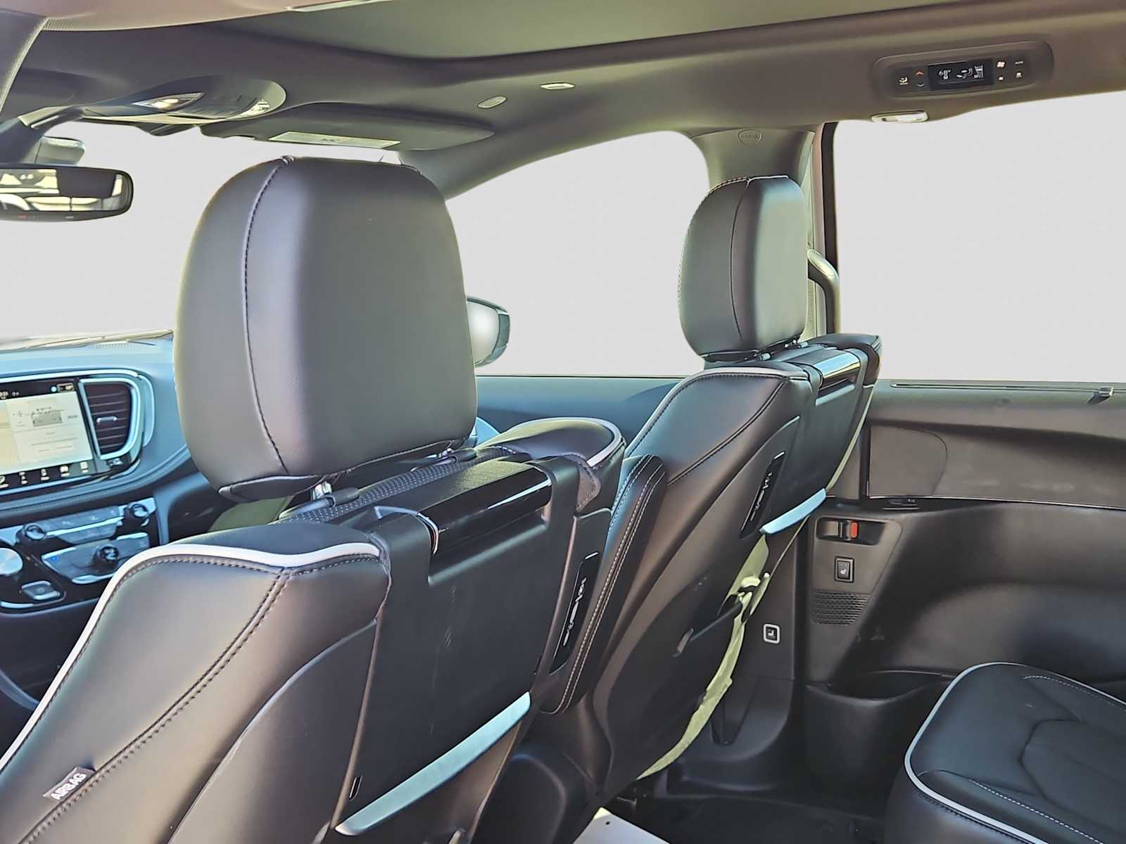 Thumbnail: 2026 Chrysler Pacifica - 16