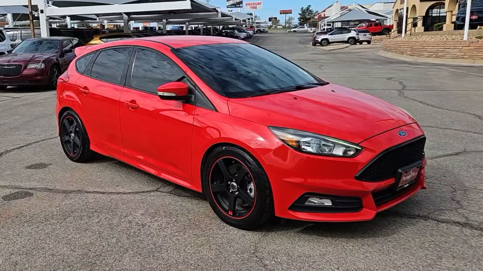 Used 2015 Ford Focus ST with VIN 1FADP3L98FL357027 for sale in San Angelo, TX