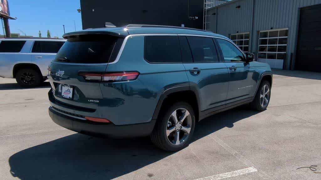 Thumbnail: 2026 Jeep Grand Cherokee L - 8