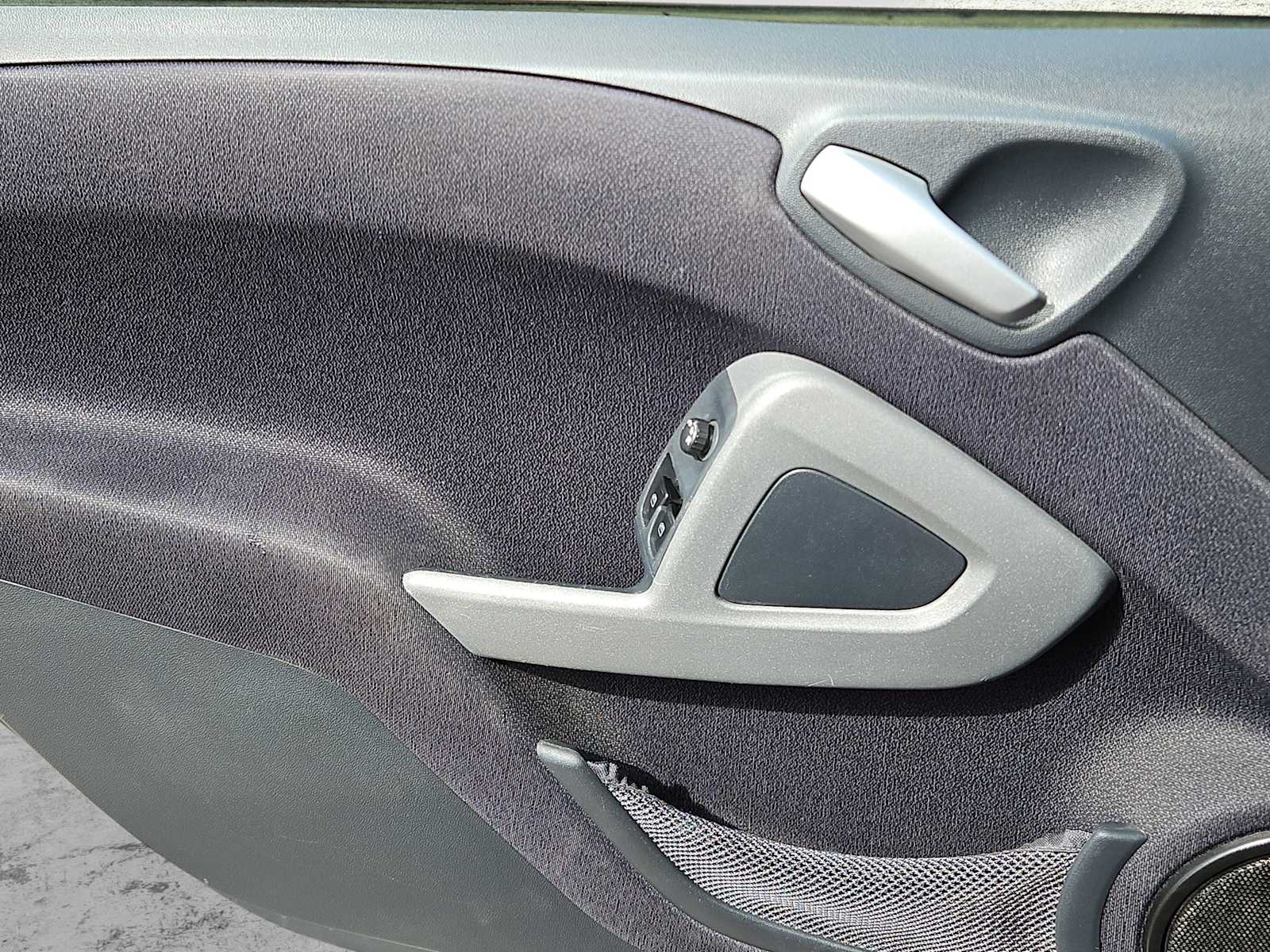 Thumbnail: 2012 smart fortwo - 18