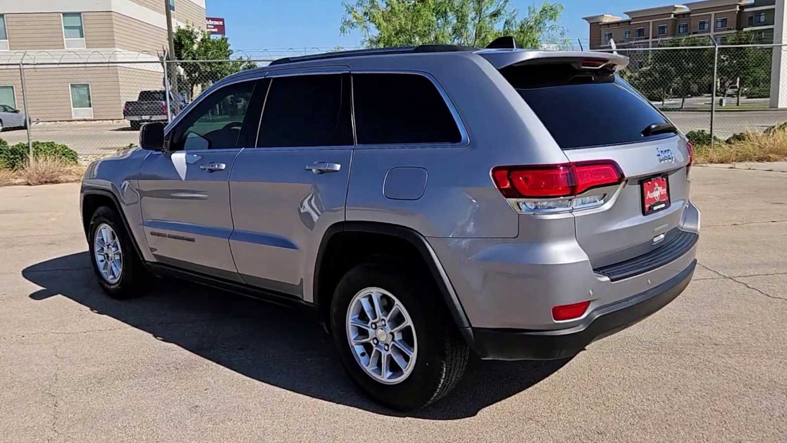 Thumbnail: 2020 Jeep Grand Cherokee - 6