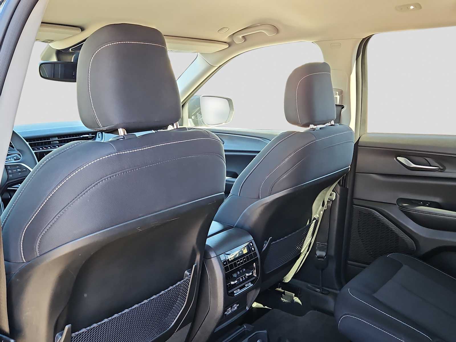 Thumbnail: 2024 Jeep Grand Cherokee L - 14