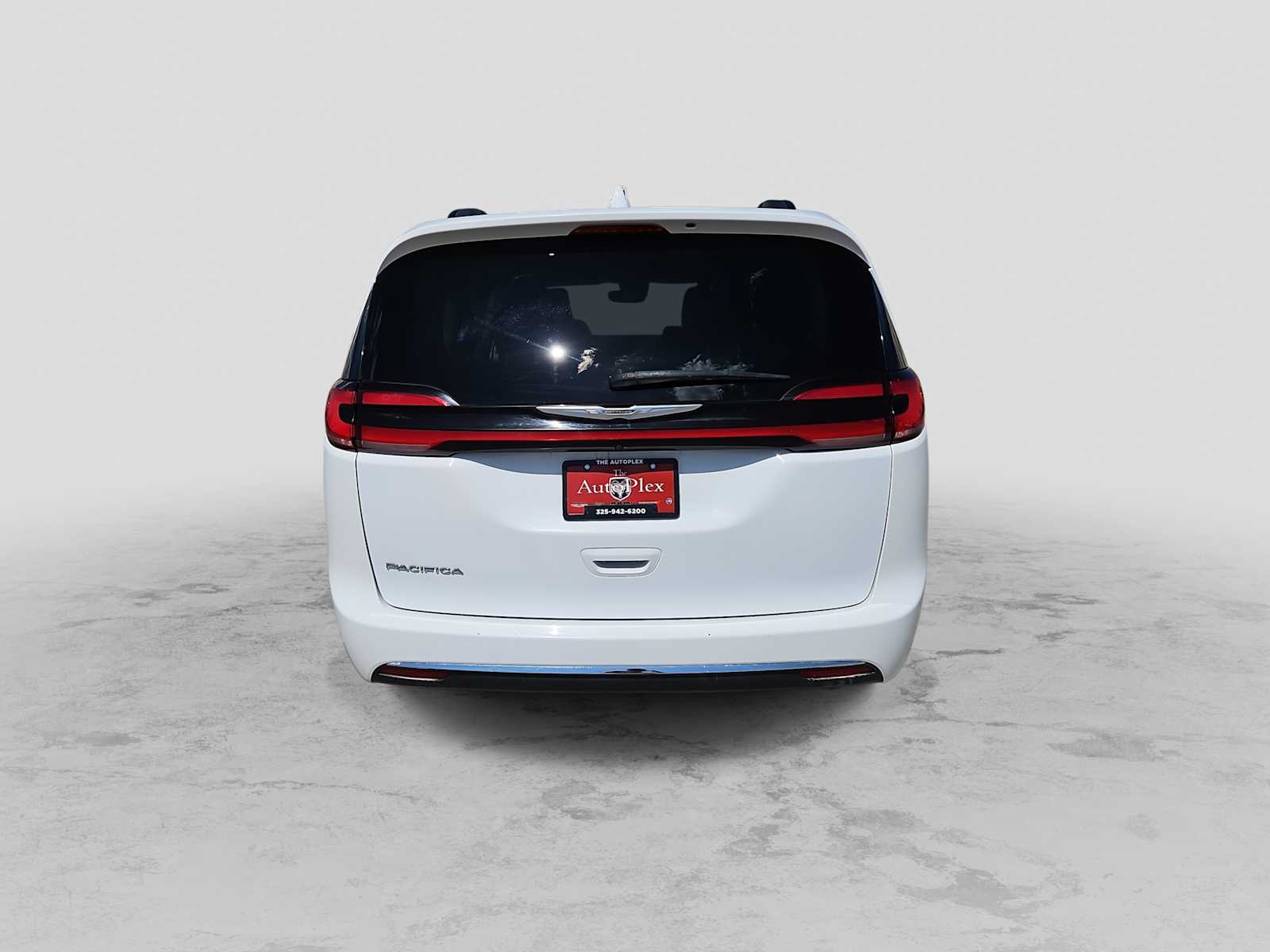 Thumbnail: 2022 Chrysler Pacifica - 7