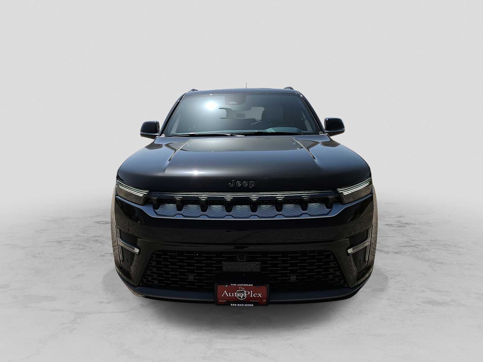 Thumbnail: 2026 Jeep Grand Wagoneer - 3