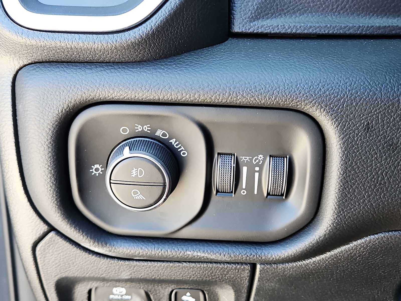 Thumbnail: 2026 RAM 1500 - 21
