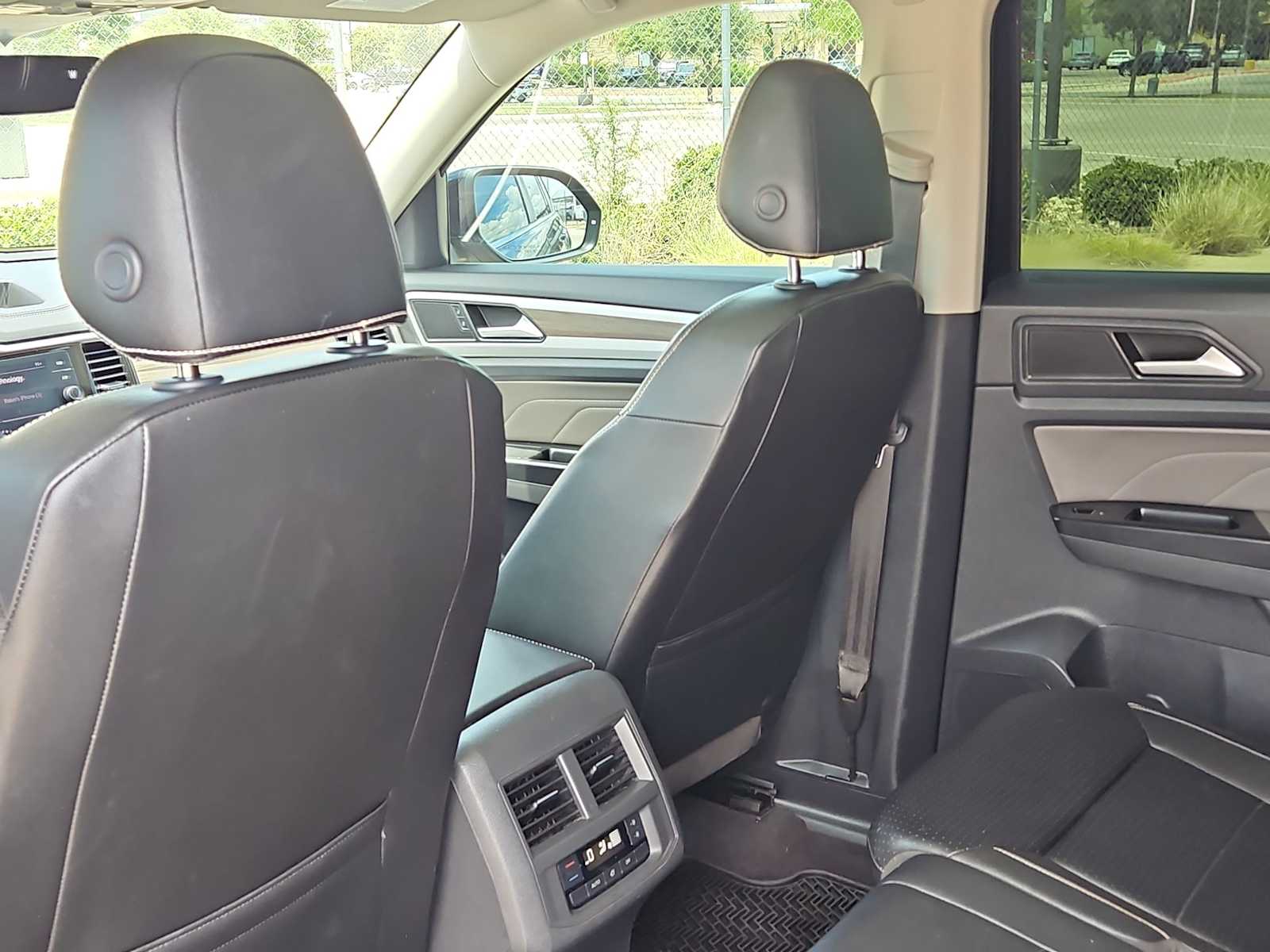 Thumbnail: 2021 Volkswagen Atlas - 18