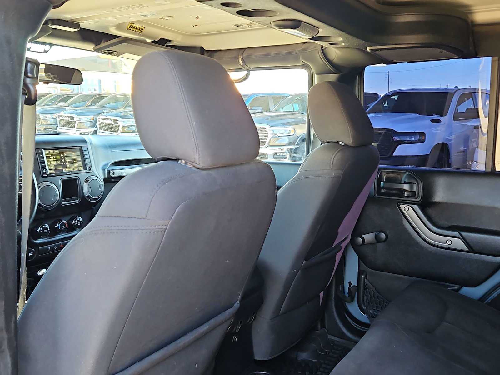 Thumbnail: 2015 Jeep Wrangler - 15