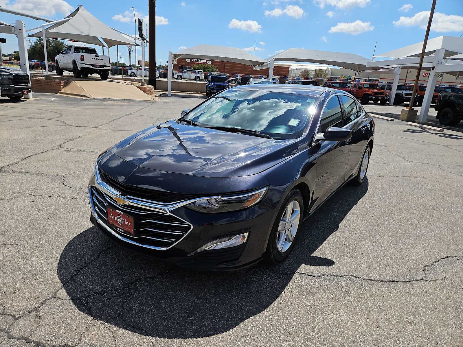 Thumbnail: 2023 Chevrolet Malibu - 9