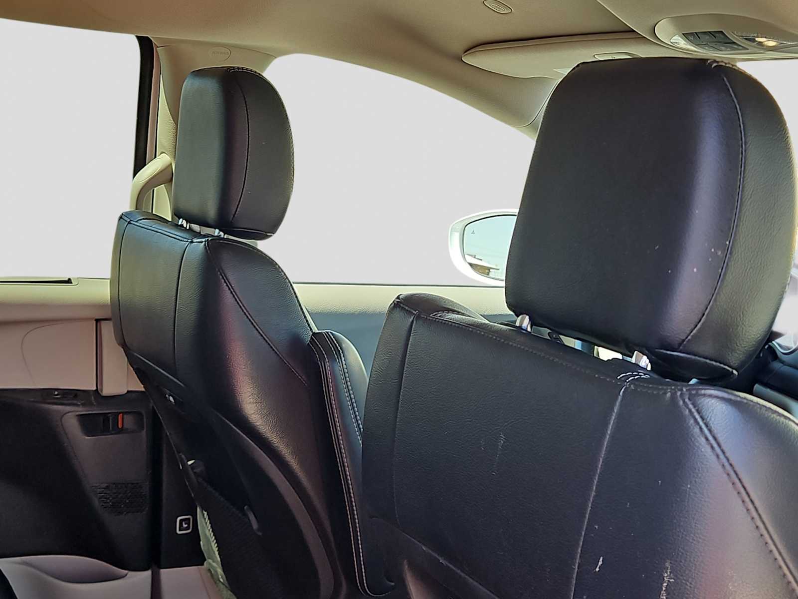 Thumbnail: 2022 Chrysler Pacifica - 14