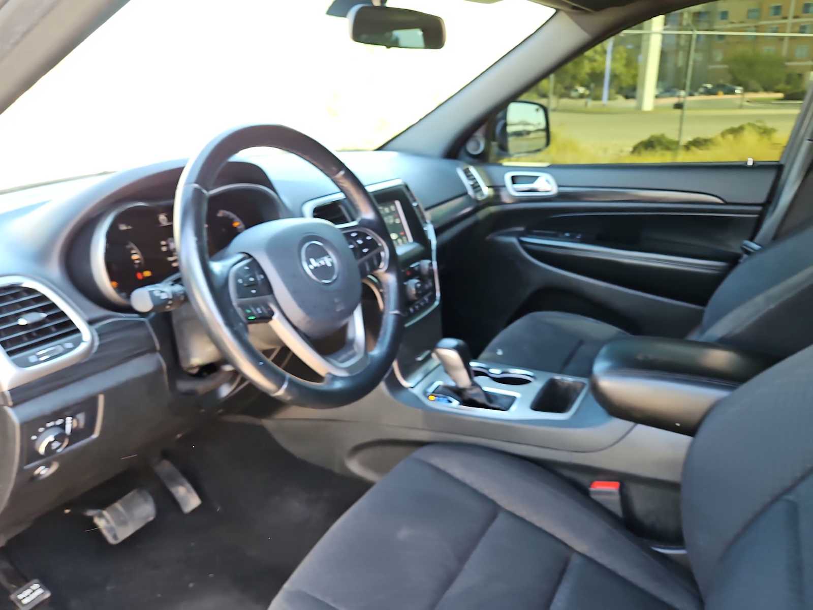 Thumbnail: 2020 Jeep Grand Cherokee - 10