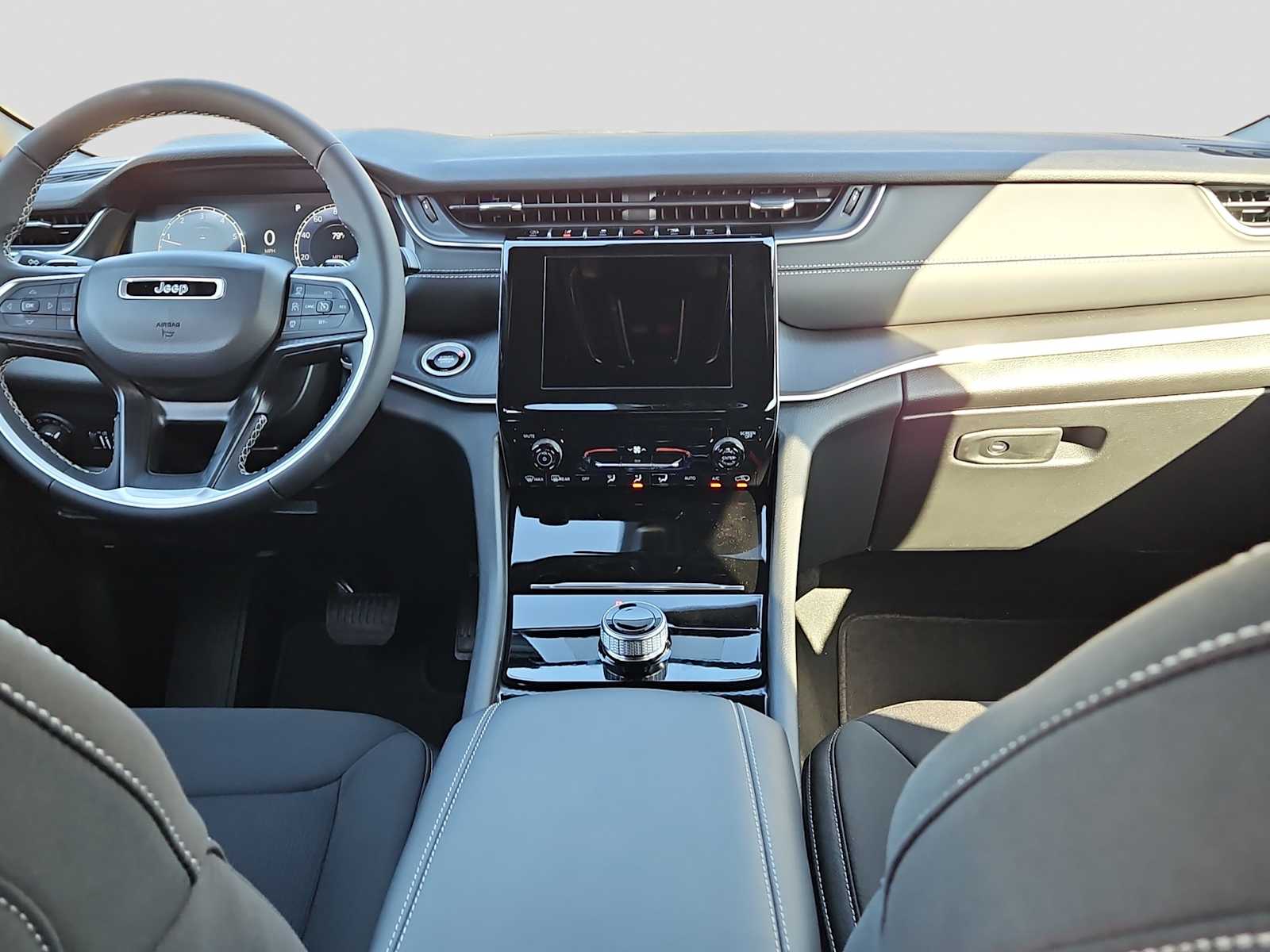 Thumbnail: 2025 Jeep Grand Cherokee - 19