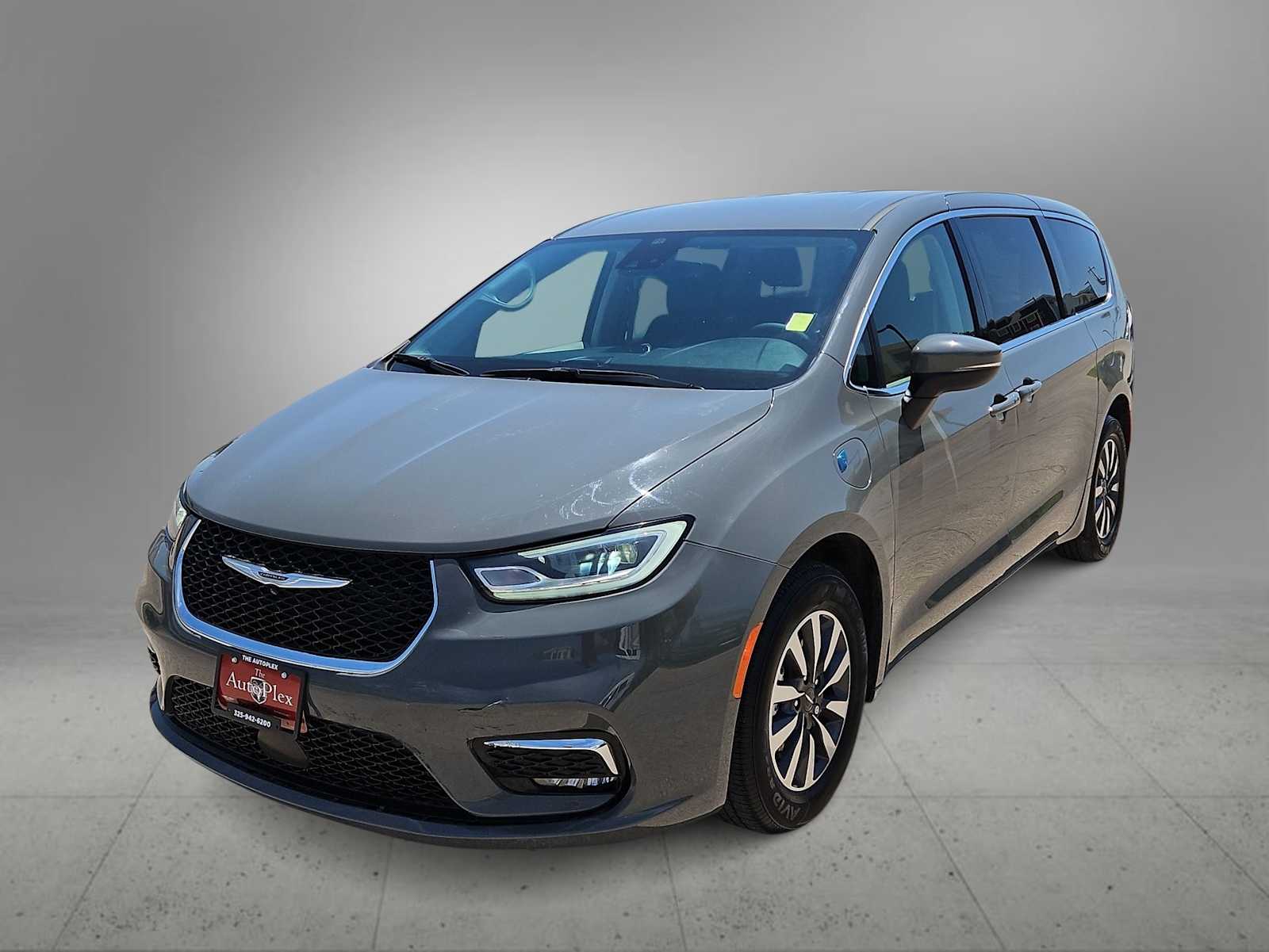 Thumbnail: 2023 Chrysler Pacifica - 1