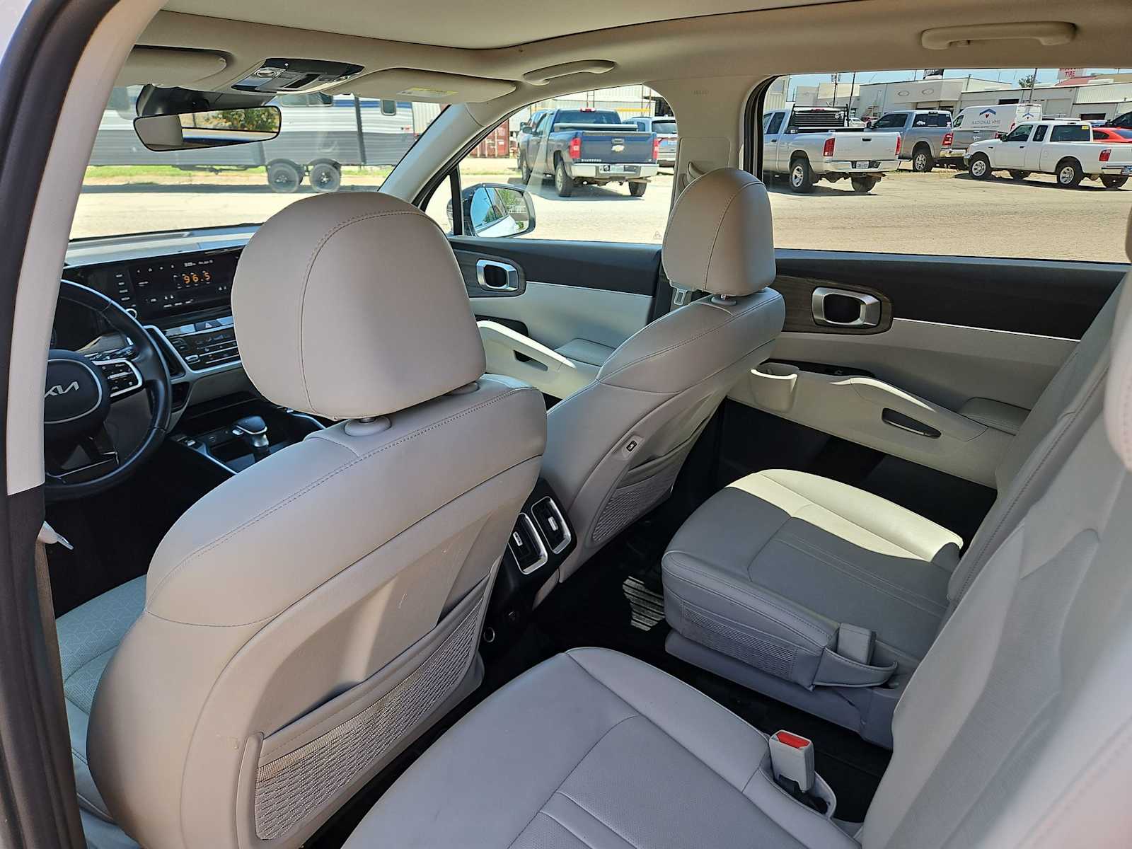 2022 Kia Sorento EX 18