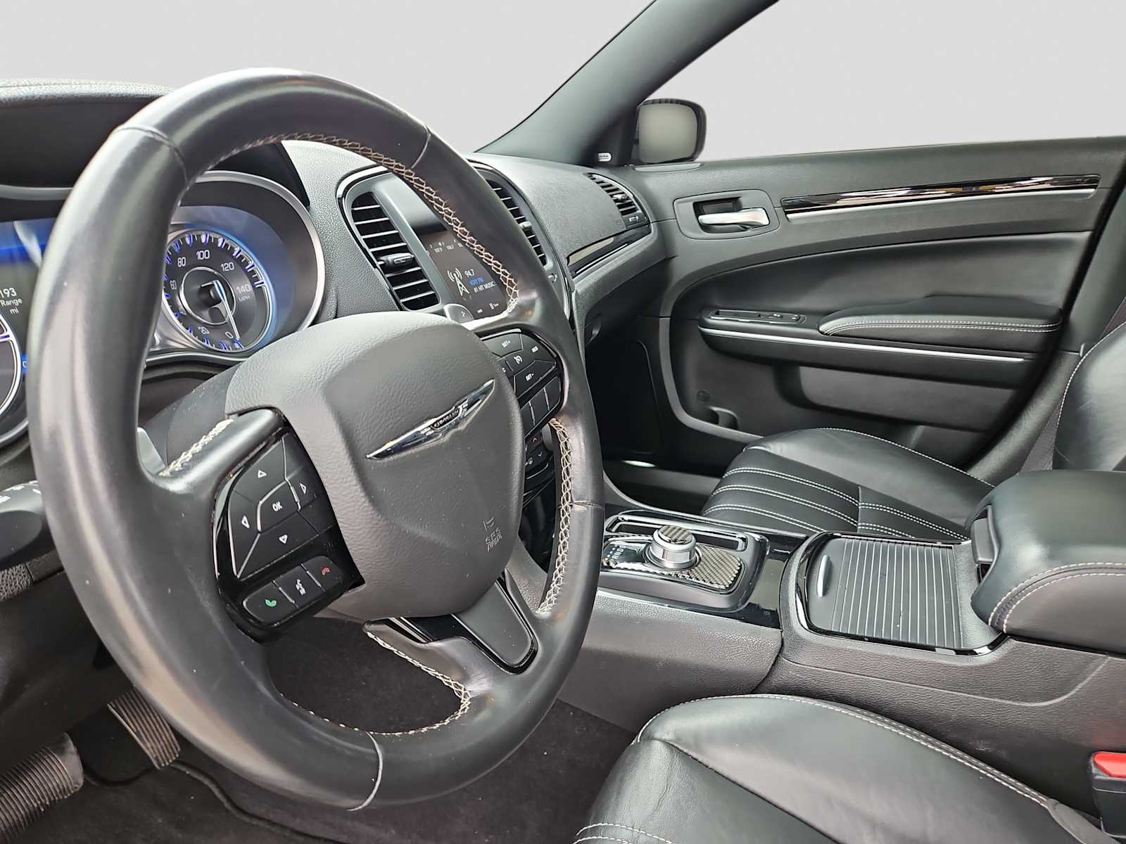 Thumbnail: 2022 Chrysler 300 - 10
