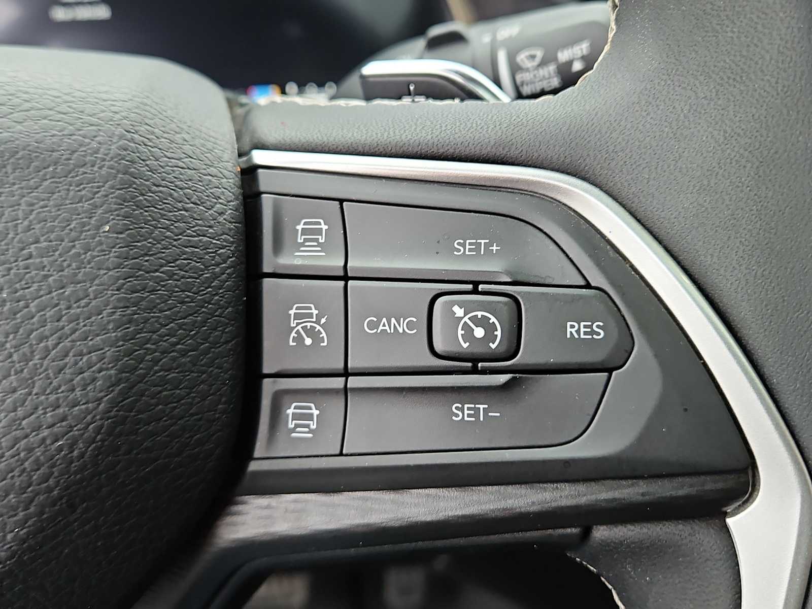 Thumbnail: 2024 Jeep Grand Cherokee L - 24