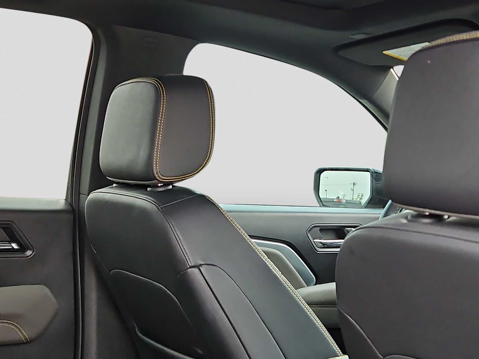 Thumbnail: 2024 Chevrolet Colorado - 17