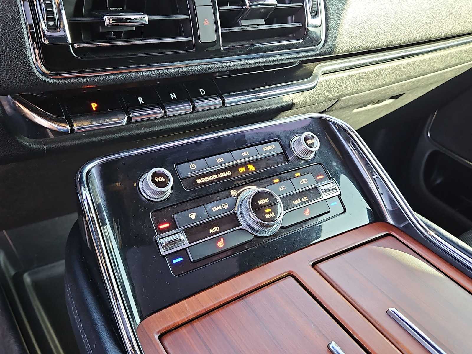 Thumbnail: 2018 Lincoln Navigator - 28