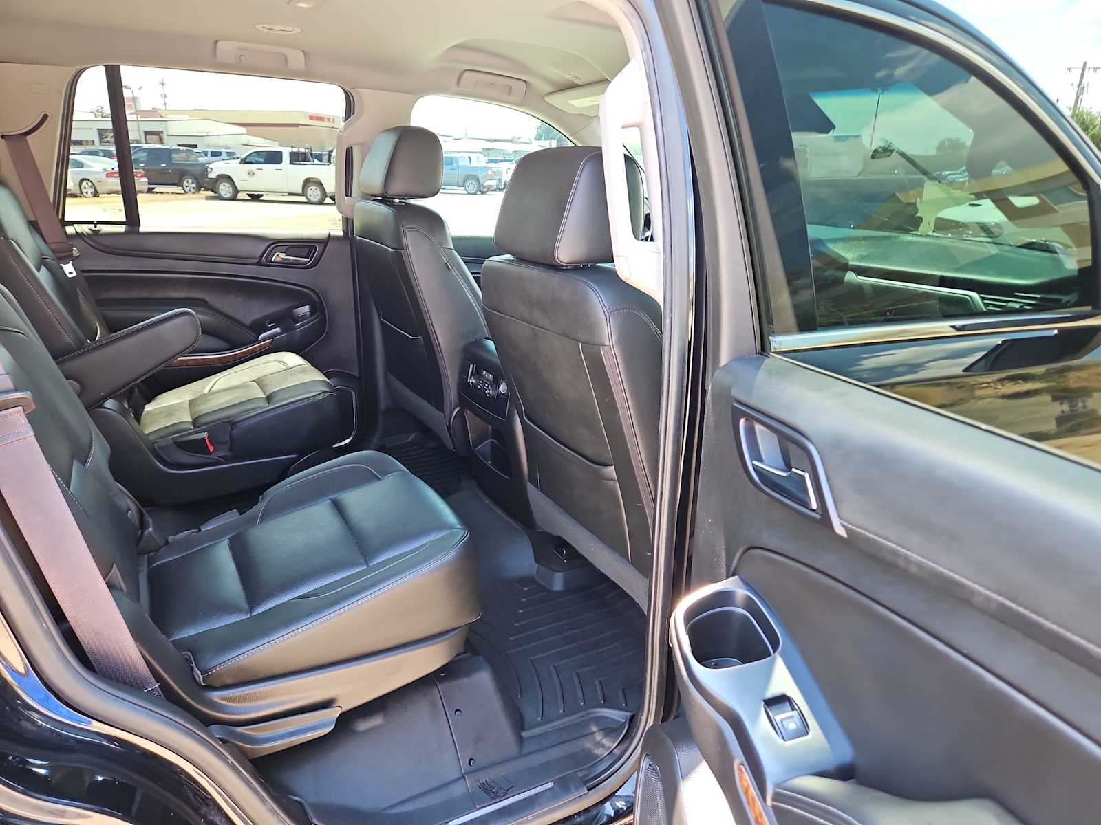 Thumbnail: 2017 Chevrolet Tahoe - 20