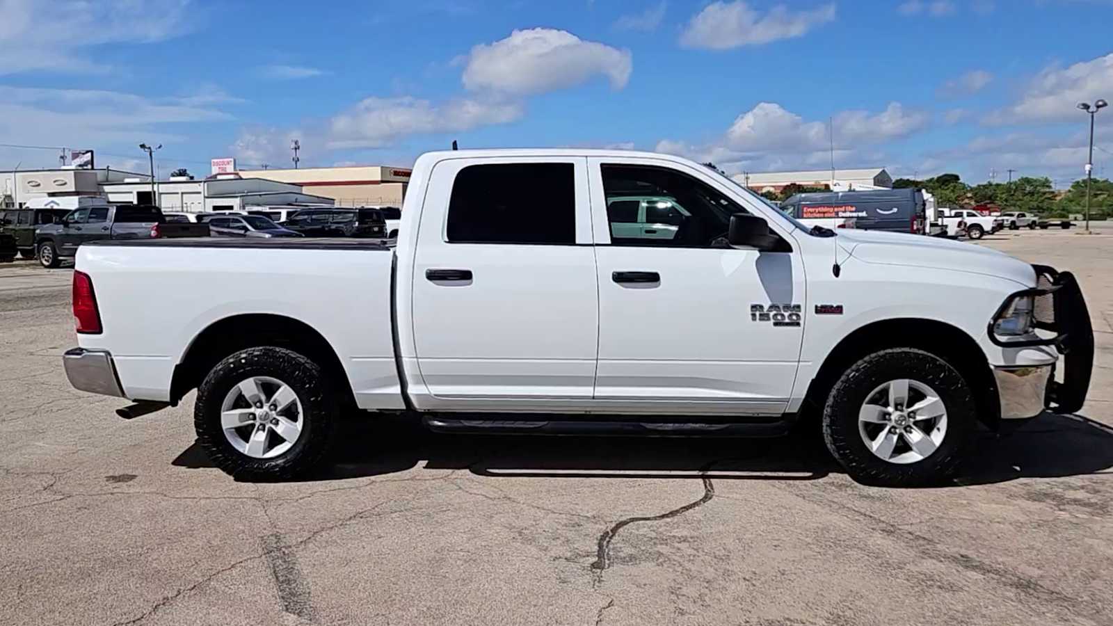 Thumbnail: 2022 RAM 1500 Classic - 9