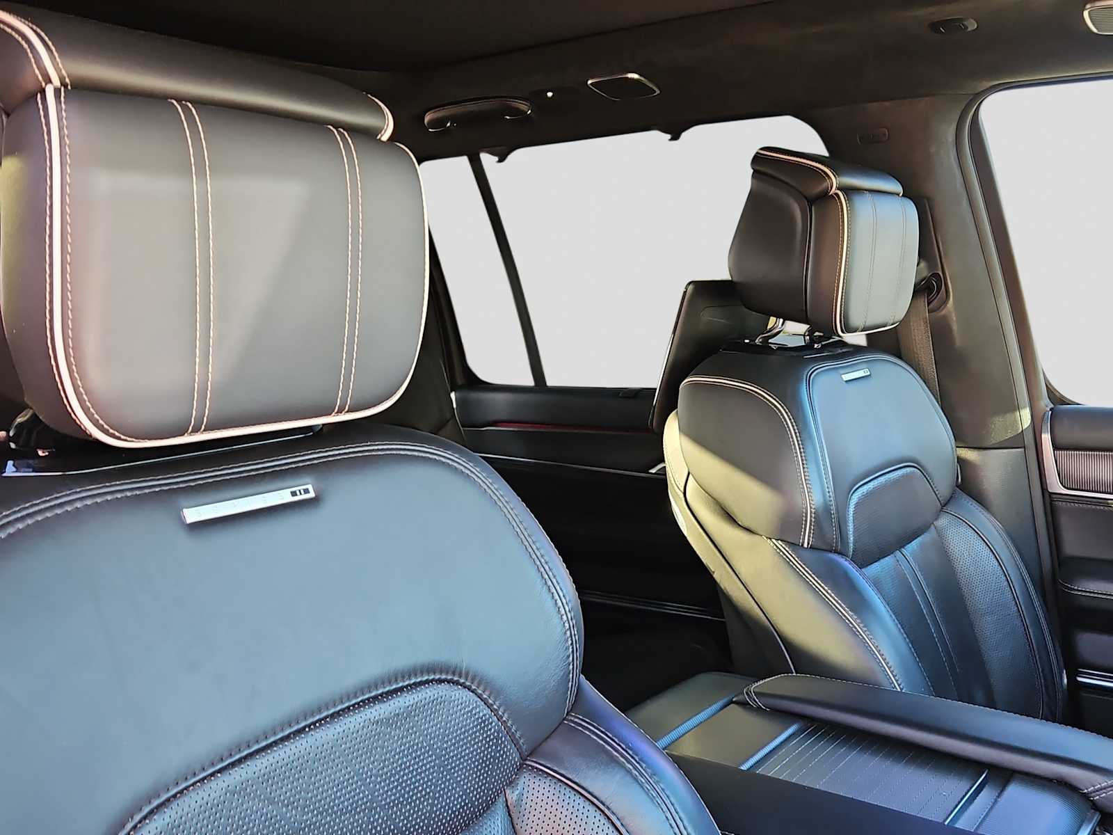 Thumbnail: 2022 Jeep Grand Wagoneer - 18