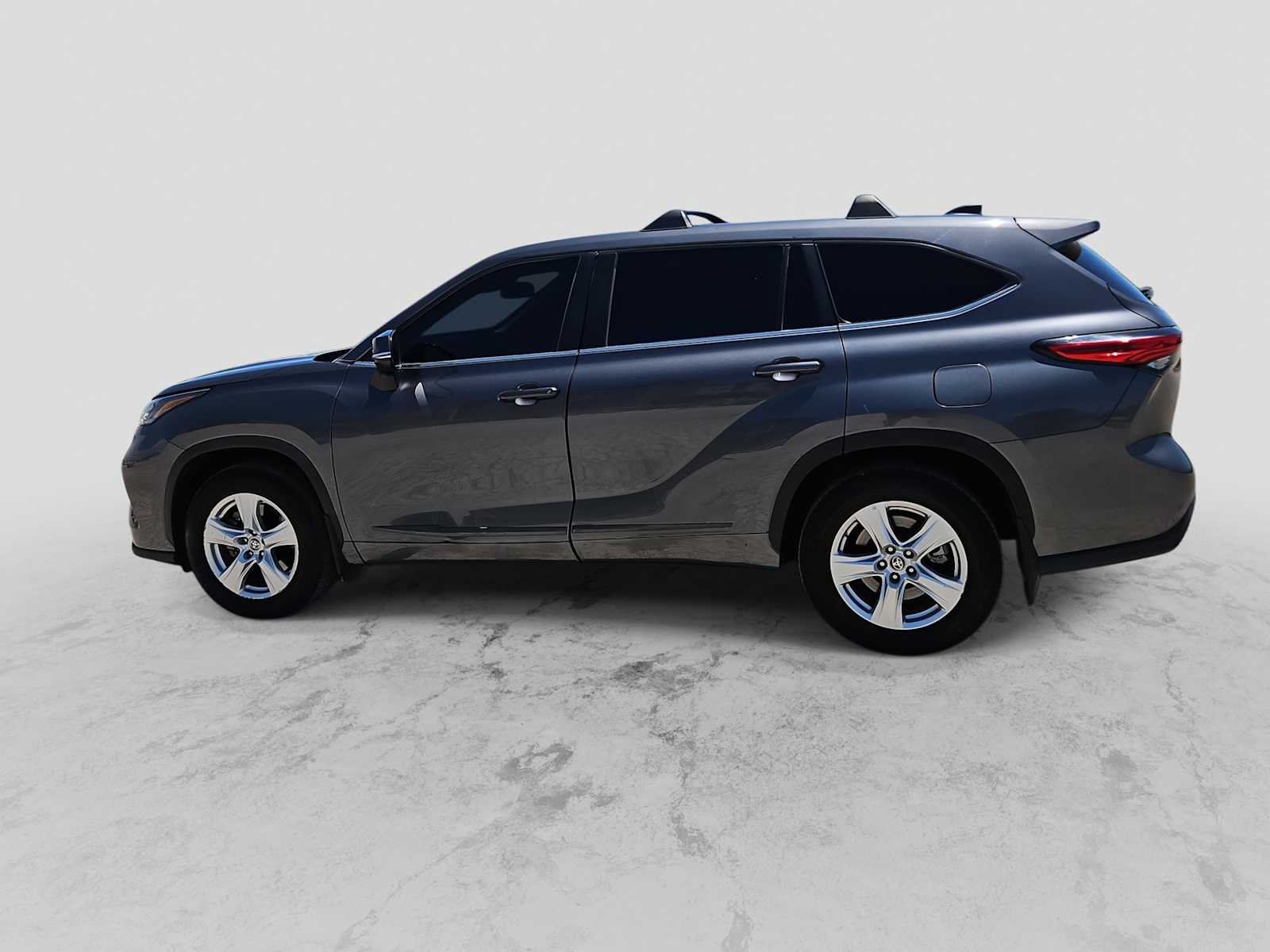 Thumbnail: 2023 Toyota Highlander - 5
