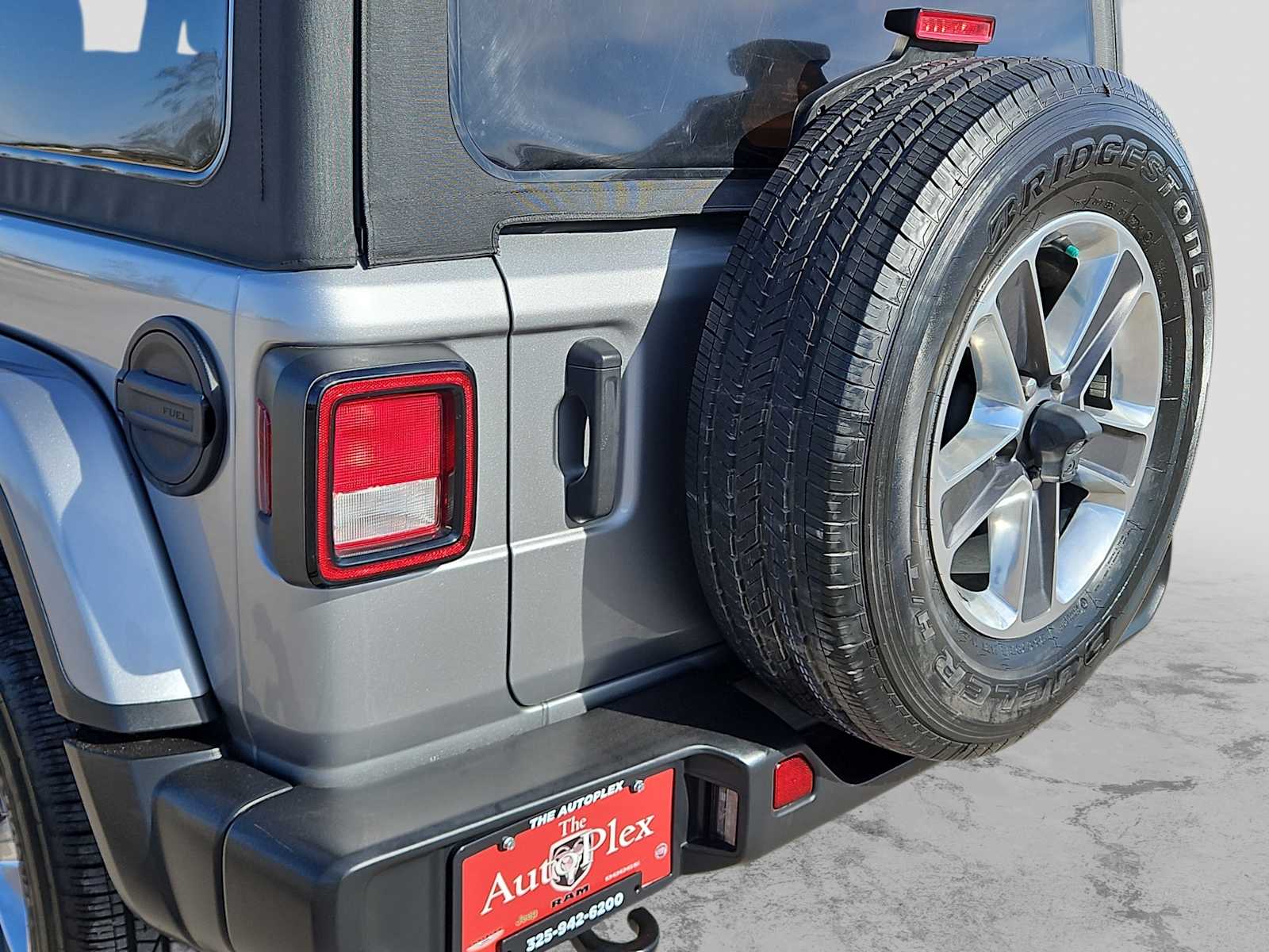 Thumbnail: 2021 Jeep Wrangler - 23