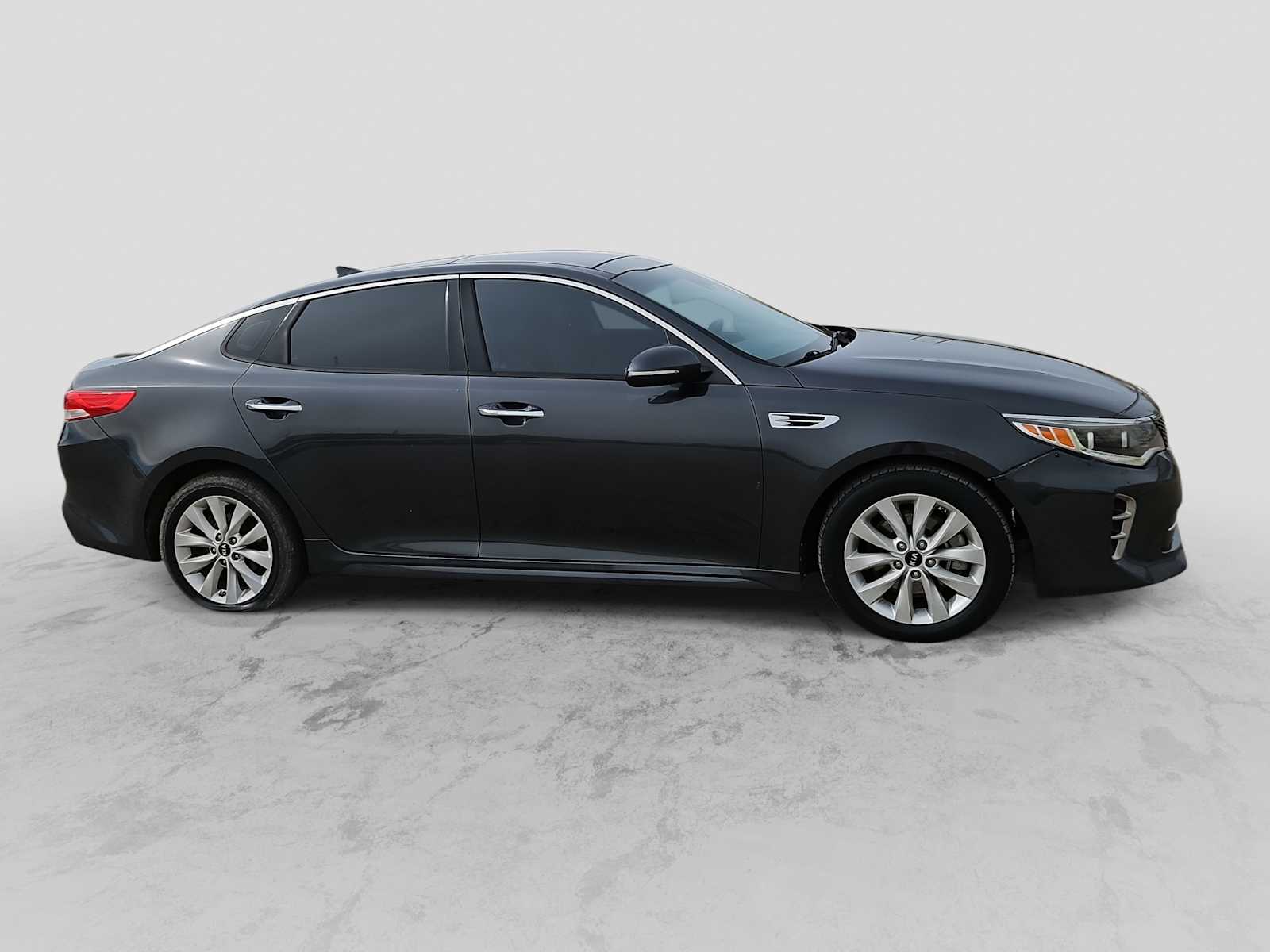 Thumbnail: 2017 Kia Optima - 9