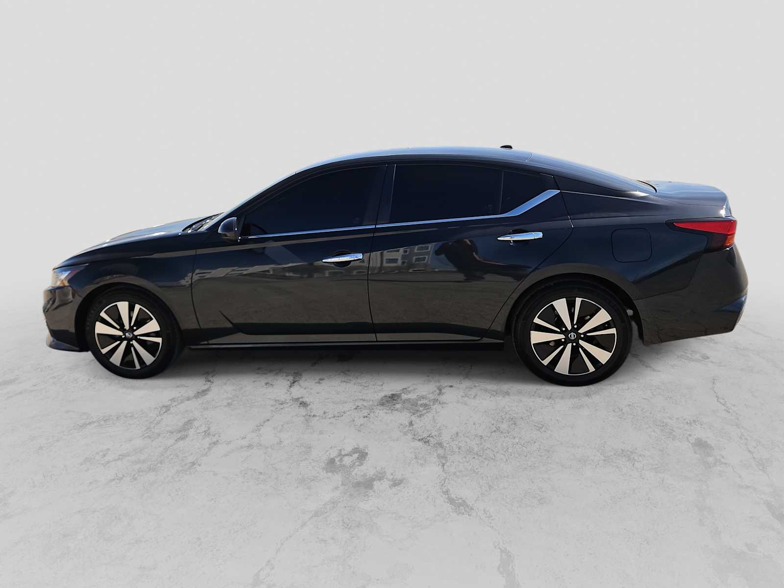Thumbnail: 2022 Nissan Altima - 5