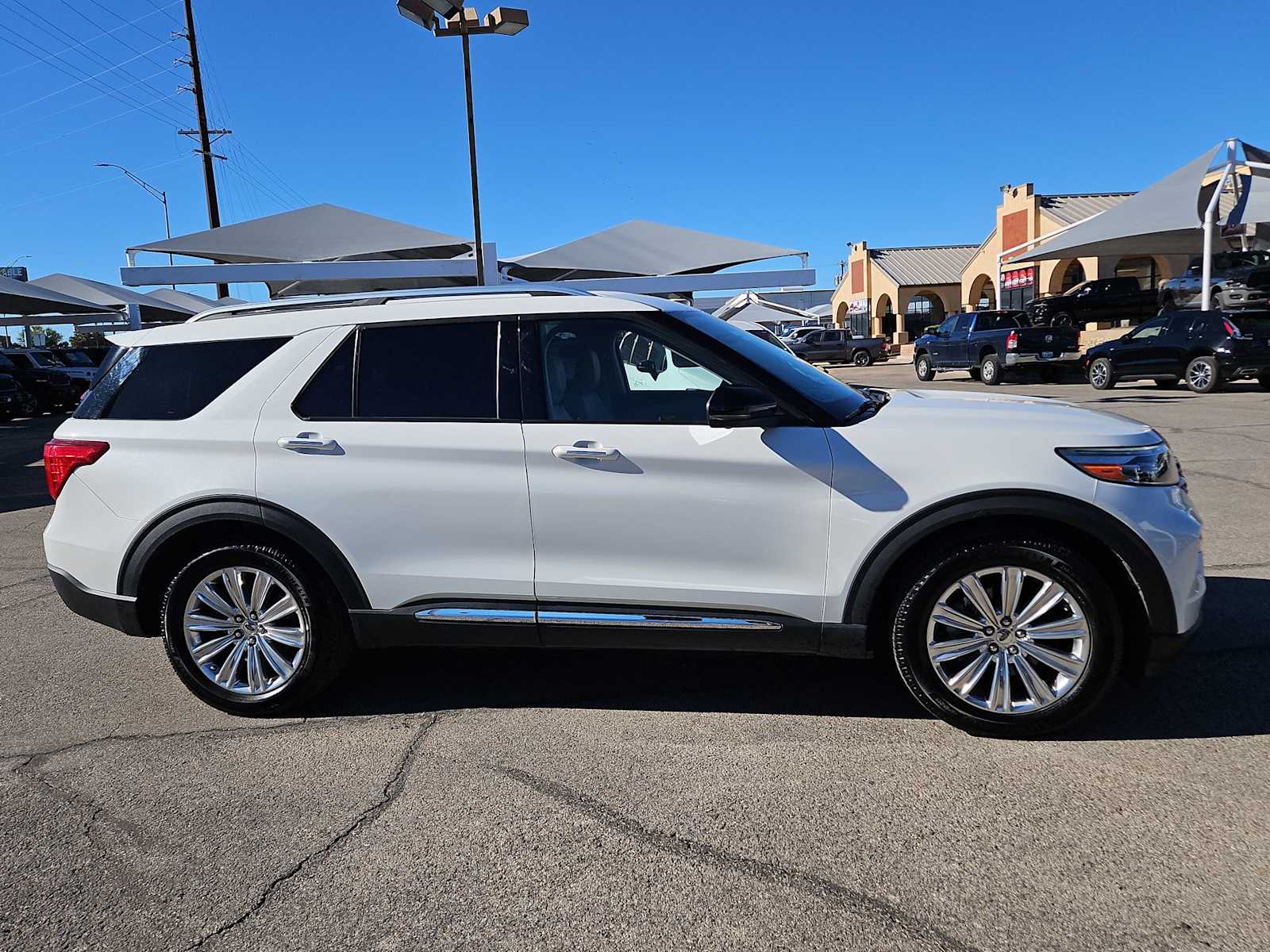 Thumbnail: 2020 Ford Explorer - 9