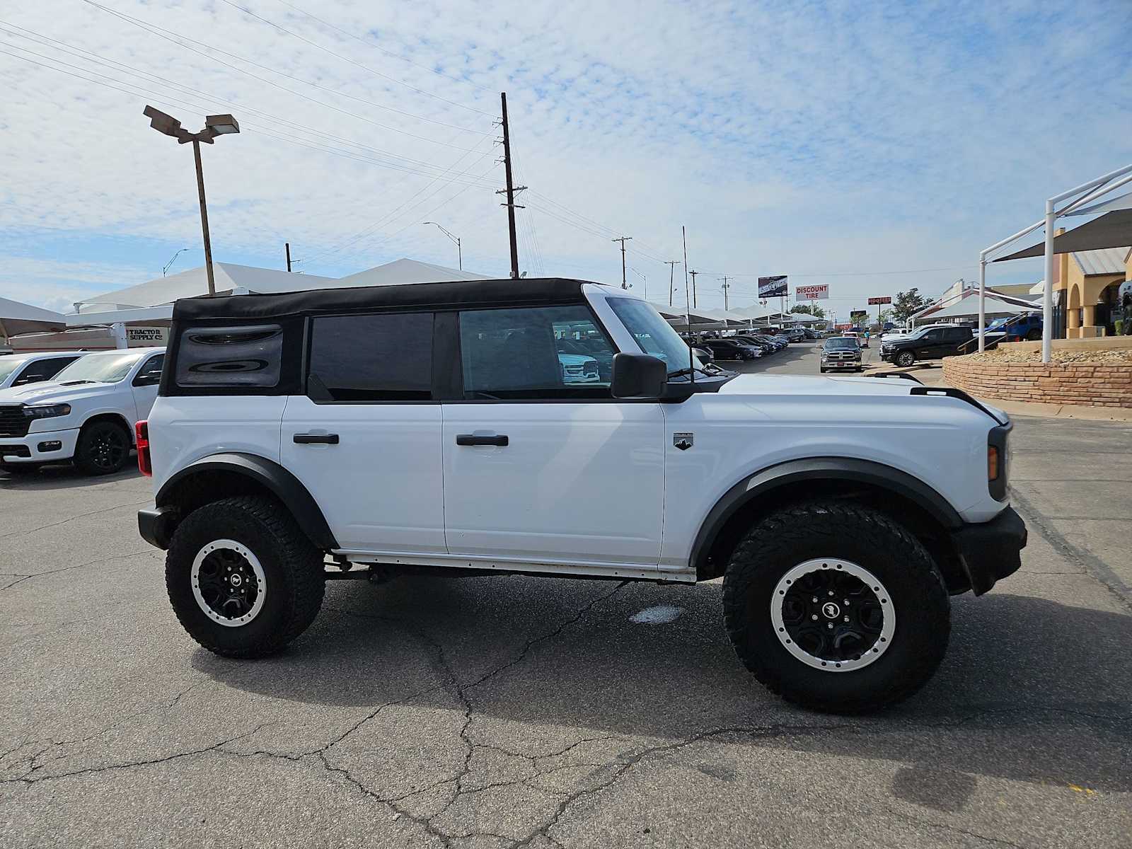 Thumbnail: 2023 Ford Bronco - 6