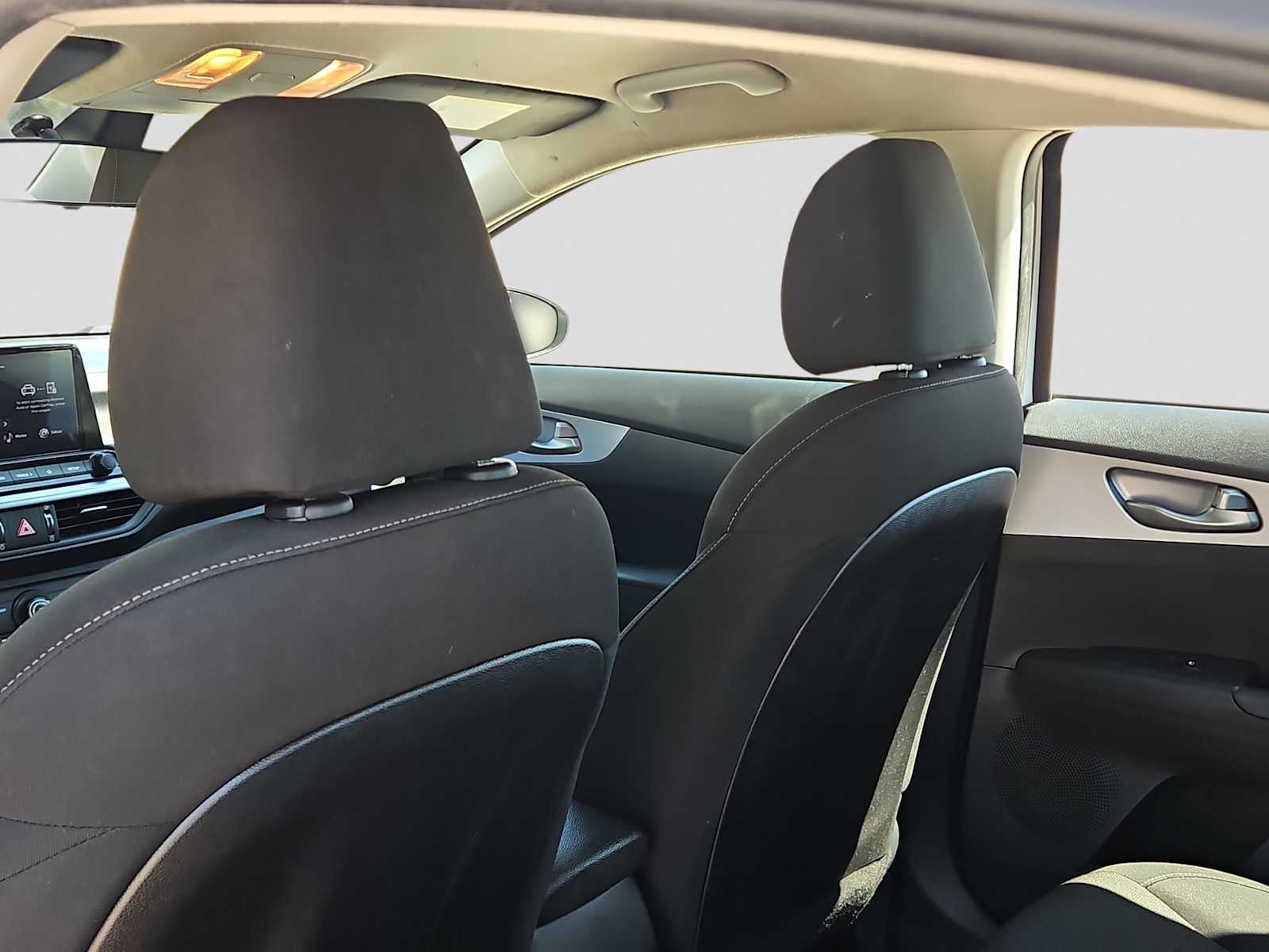 Thumbnail: 2022 Kia Forte - 16